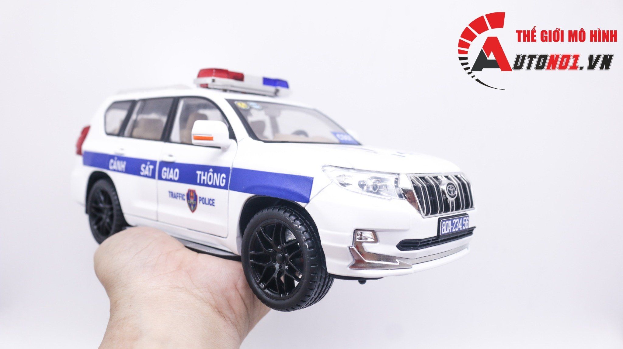  Mô hình xe ô tô độ CSGT Toyota Land Cruiser Prado full open tỉ lệ 1:18 Weitug Autono1 OT382 