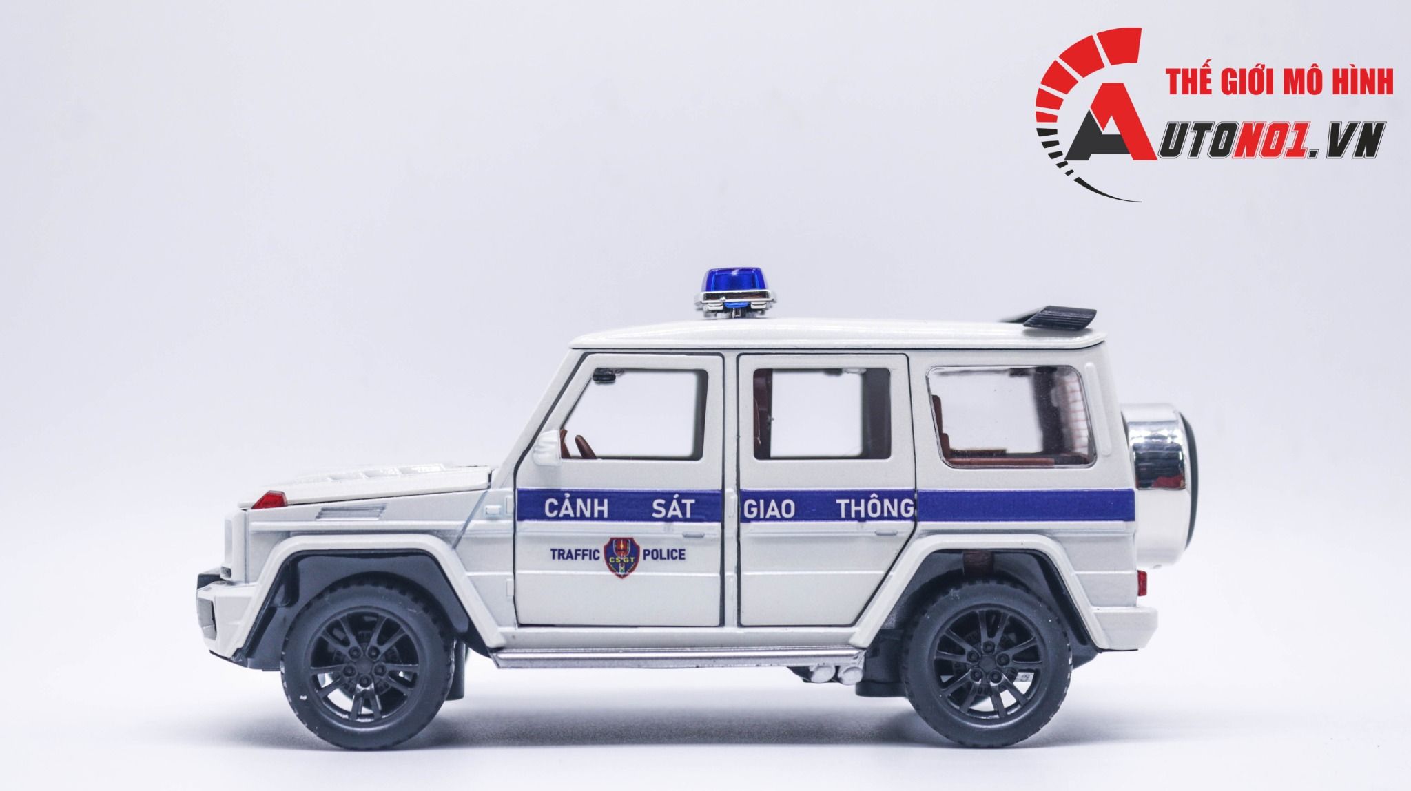 Mô hình xe ô tô độ CSGT Mercedes G63 có đèn chớp tỉ lệ 1:32 Autono1 Chezhi OT381