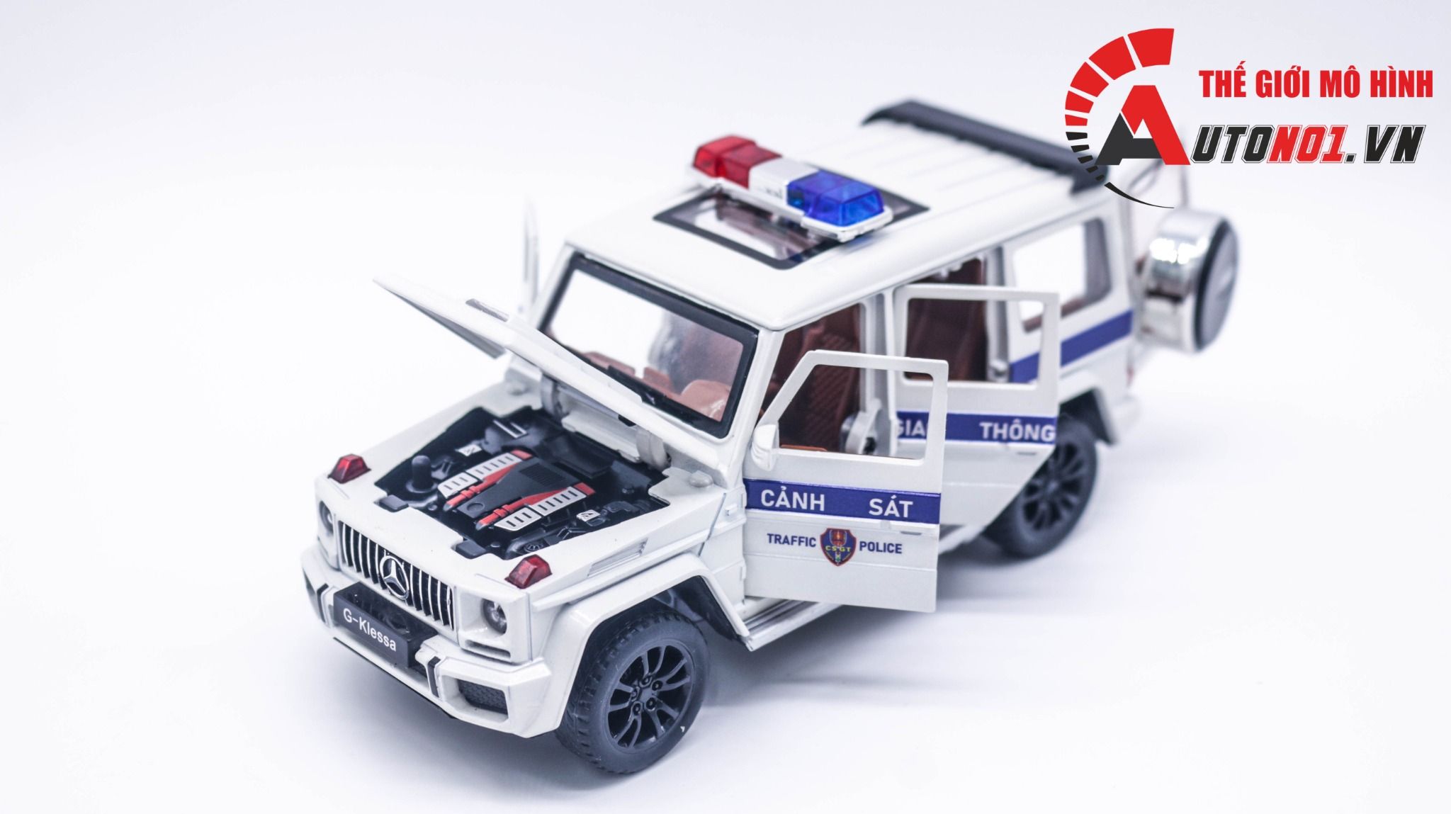 Mô hình xe ô tô độ CSGT Mercedes G63 có đèn chớp tỉ lệ 1:32 Autono1 Chezhi OT381