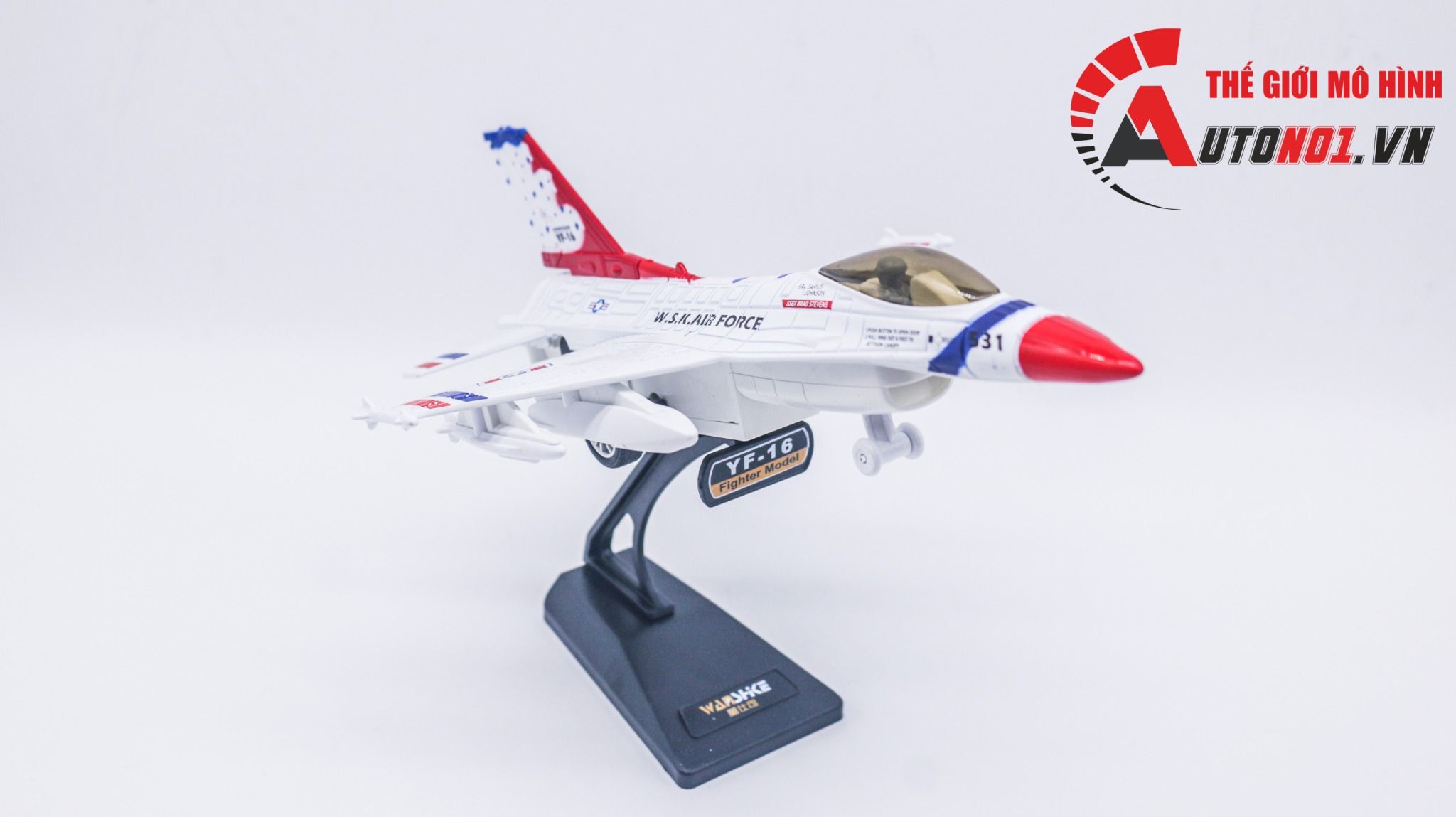  Mô hình máy bay tiêm kích F-16 White có âm thanh và phun sương MB22015 