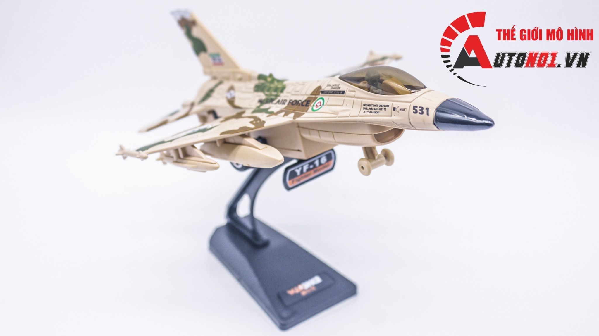 Mô hình máy bay tiêm kích F-16 camo có âm thanh và phun sương MB22017