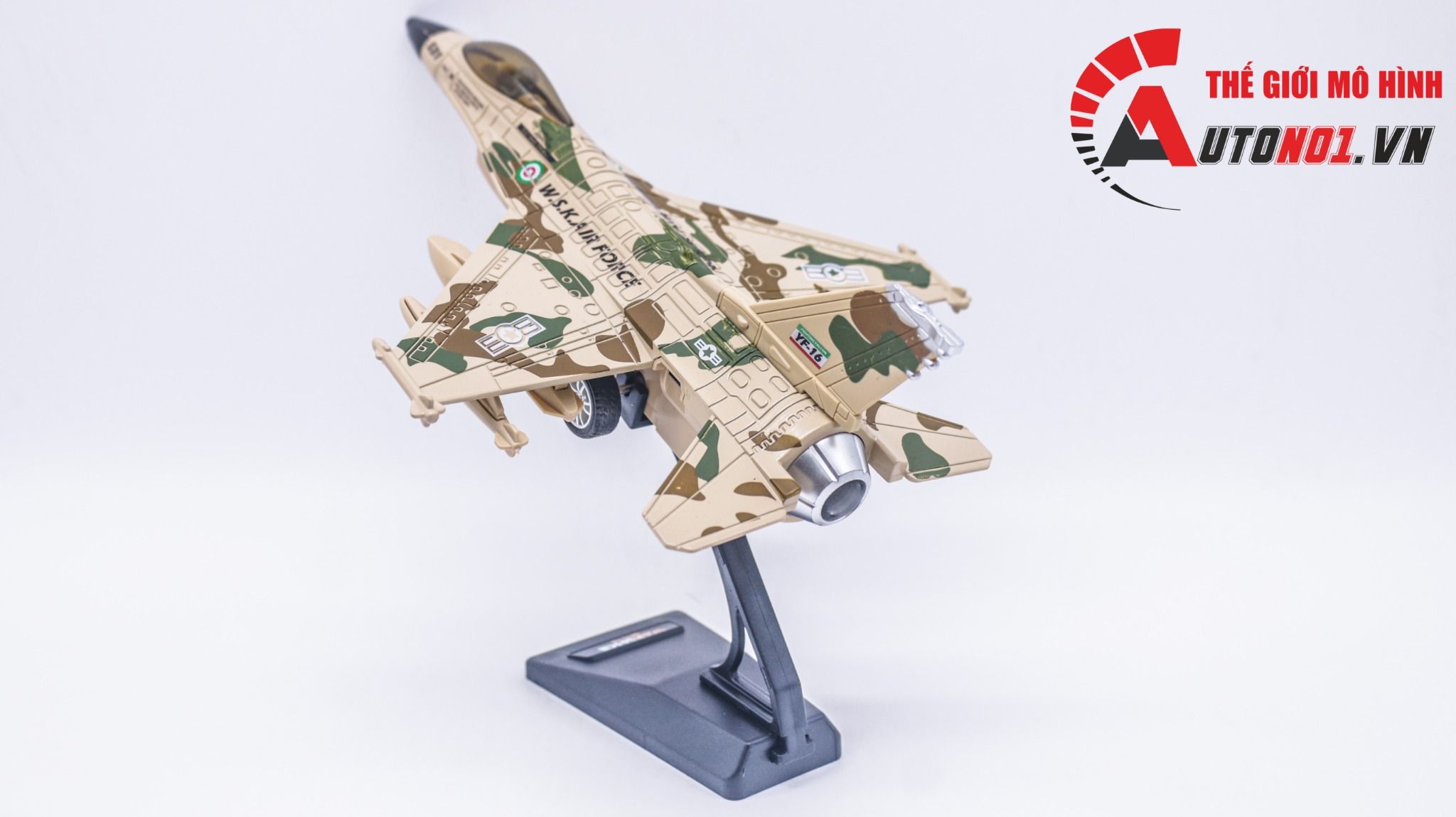 Mô hình máy bay tiêm kích F-16 camo có âm thanh và phun sương MB22017