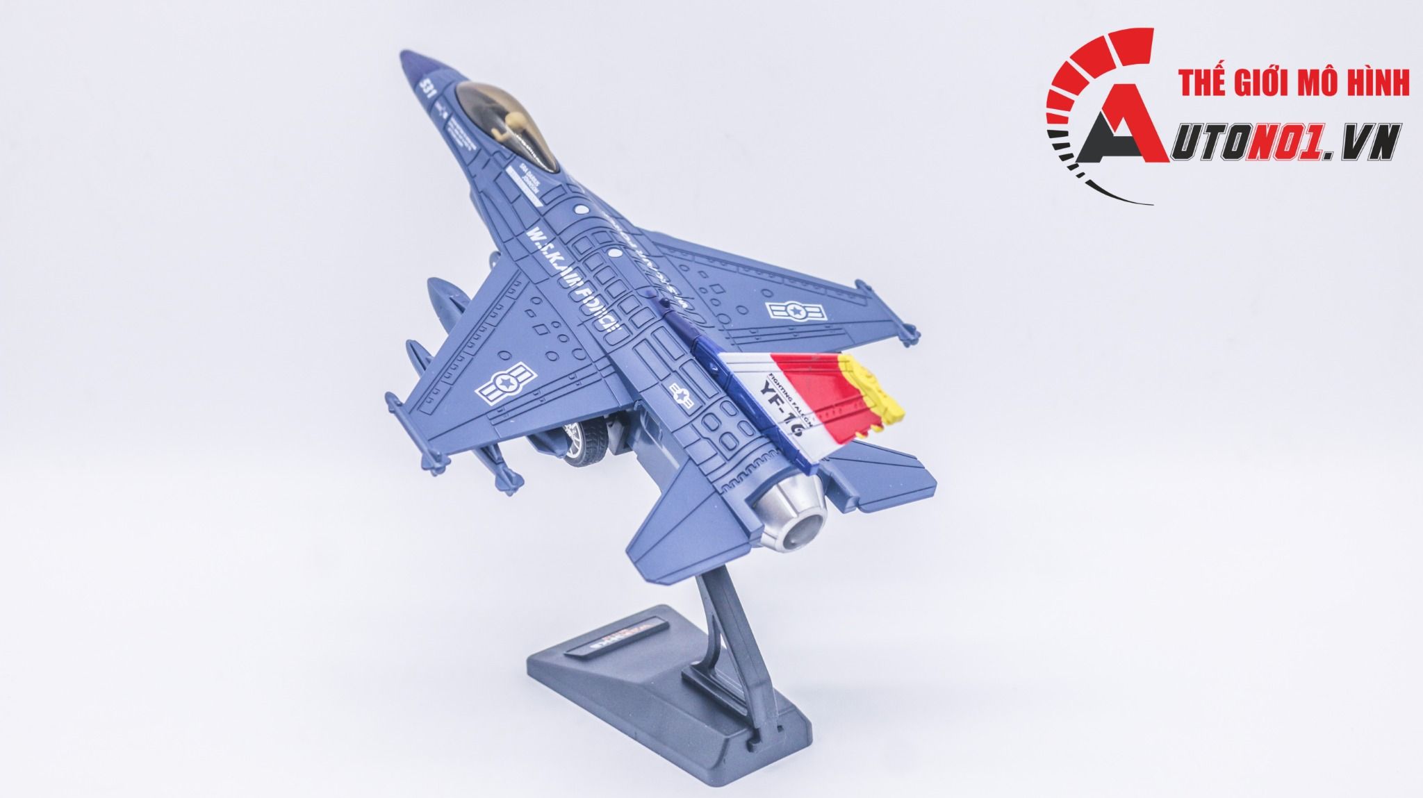 Mô hình máy bay tiêm kích F-16 black có âm thanh và phun sương MB22018