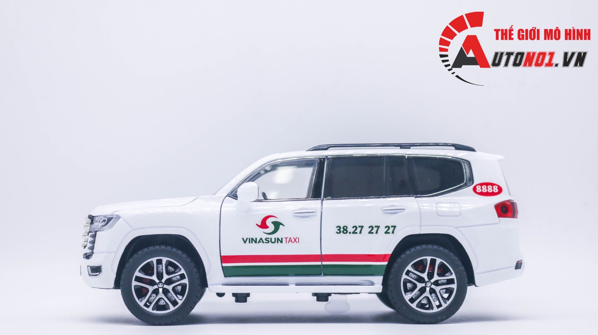 Mô hình xe độ dịch vụ taxi Vinasun Toyota Land Cruiser LC300 2022 full open - full kính - đánh lái được - có remote tỉ lệ 1:24 Henteng model Autono1 OT391
