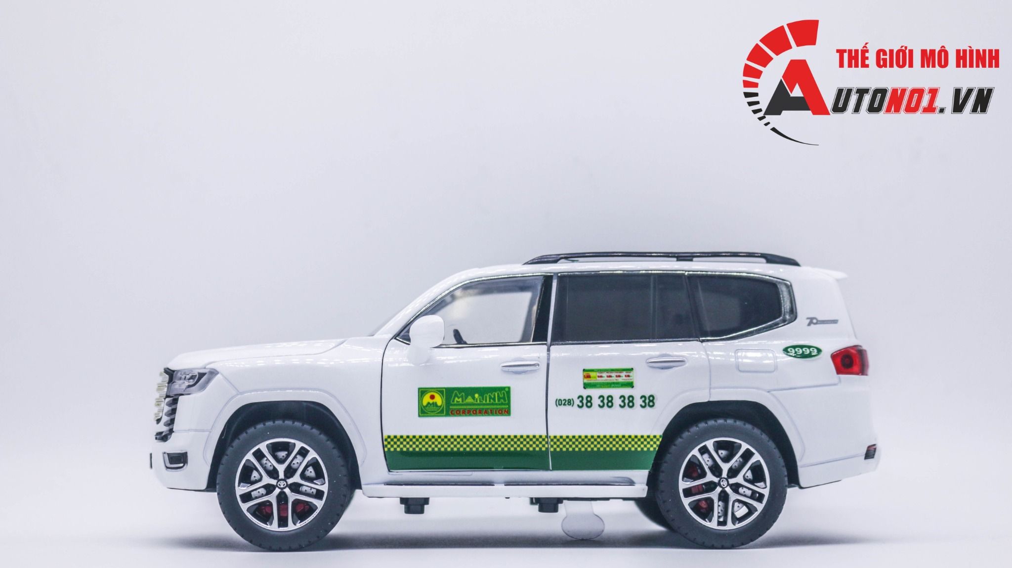 Mô hình xe độ dịch vụ taxi Mai Linh Toyota Land Cruiser LC300 2022 full open - full kính - đánh lái được - có remote tỉ lệ 1:24 Henteng model Autono1 OT392