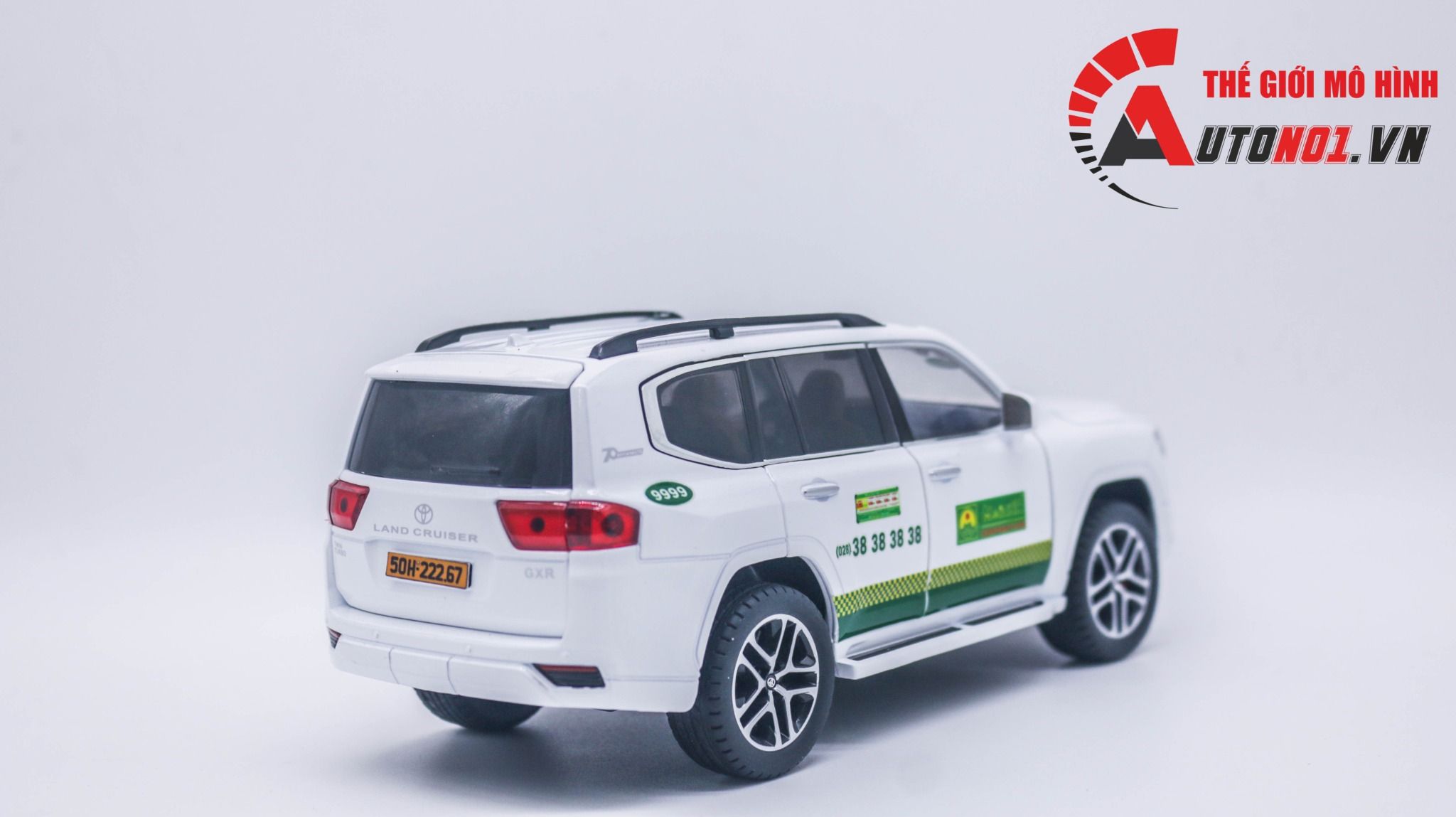Mô hình xe độ dịch vụ taxi Mai Linh Toyota Land Cruiser LC300 2022 full open - full kính - đánh lái được - có remote tỉ lệ 1:24 Henteng model Autono1 OT392