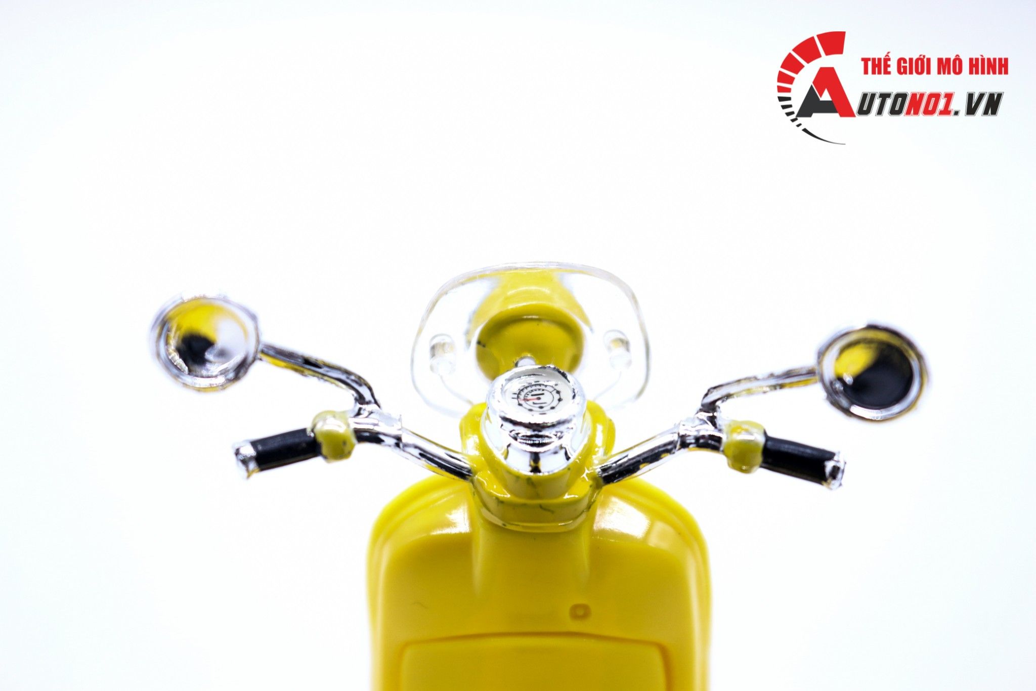 Mô hình xe Vespa lxv 2013 yellow 1:18 Maisto 7070B