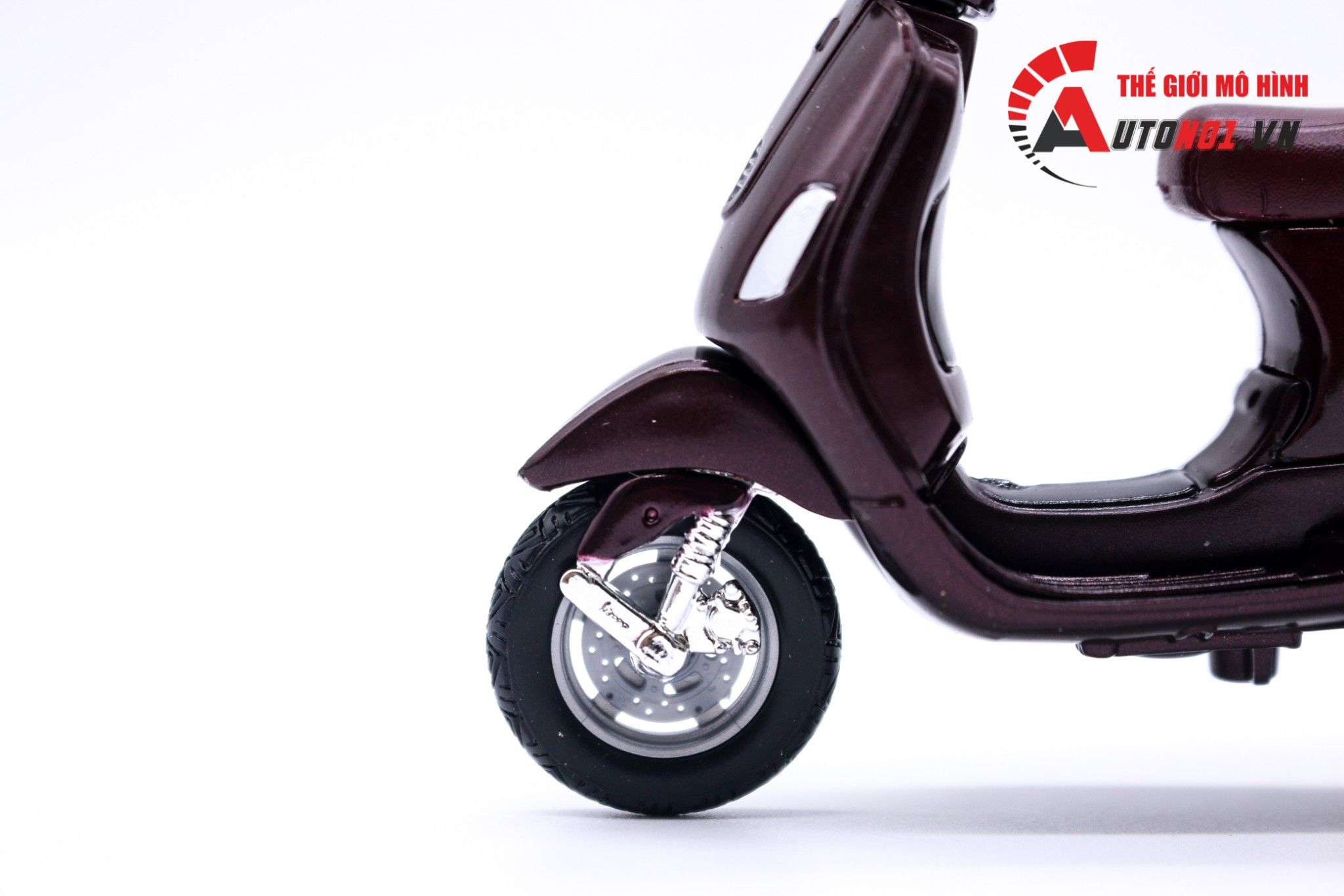  Mô hình xe Vespa lxv 2013 brown 1:18 Maisto 7070A 