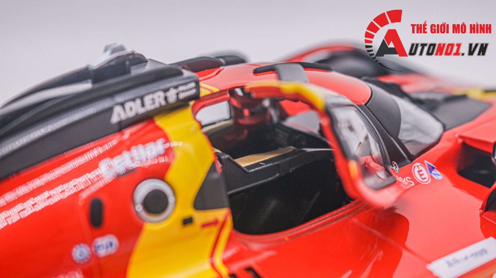Mô hình xe Ferrari 499P 3.0L turbo V6 team Ferrari Corse #50 - #51 24h Le Mans 2023 18-16301 (#50) tỉ lệ 1:18 Bburago OT374