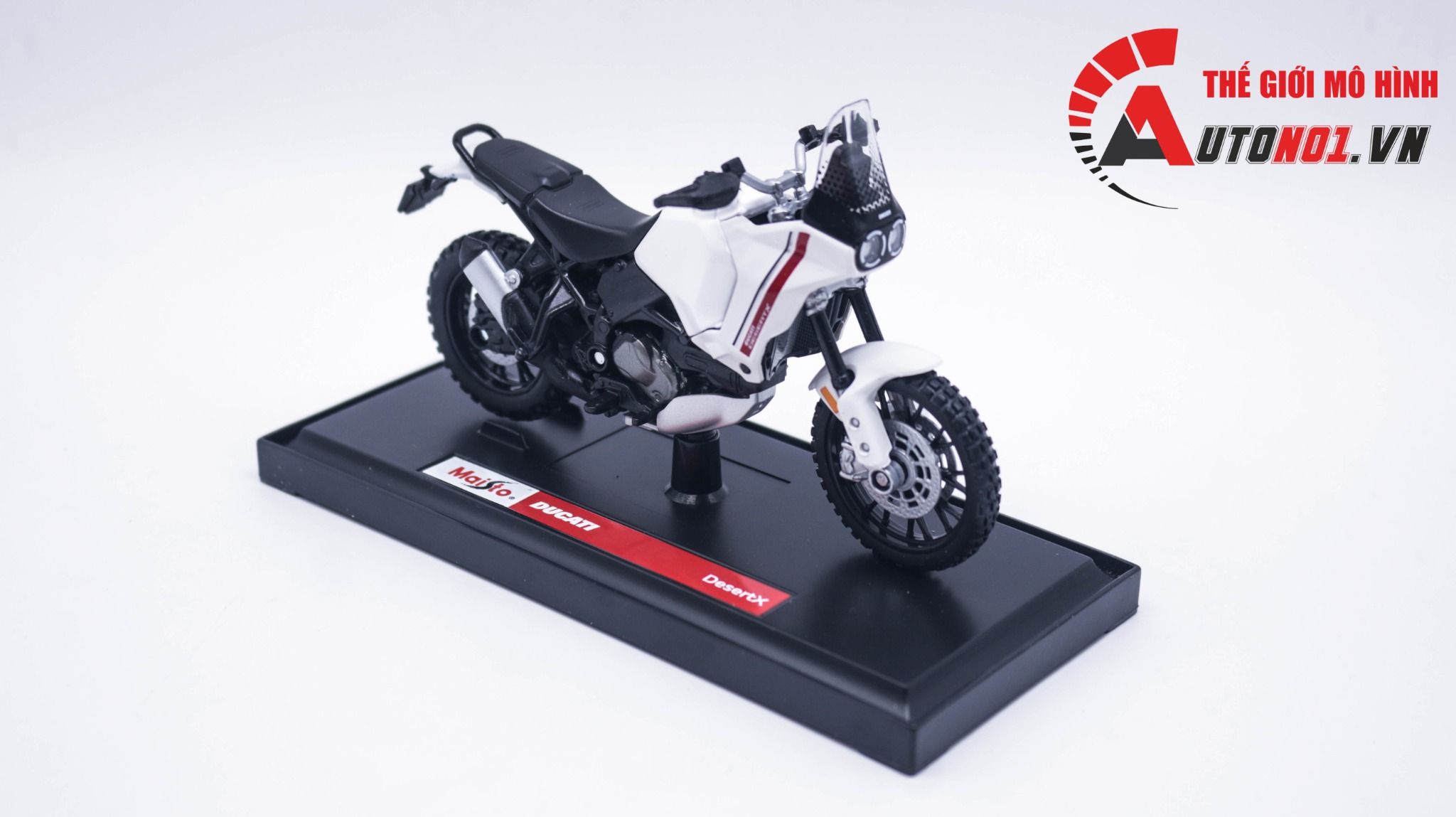 Mô hình xe mô tô Ducati Desert X tỉ lệ 1:18 Maisto 34007 MT071