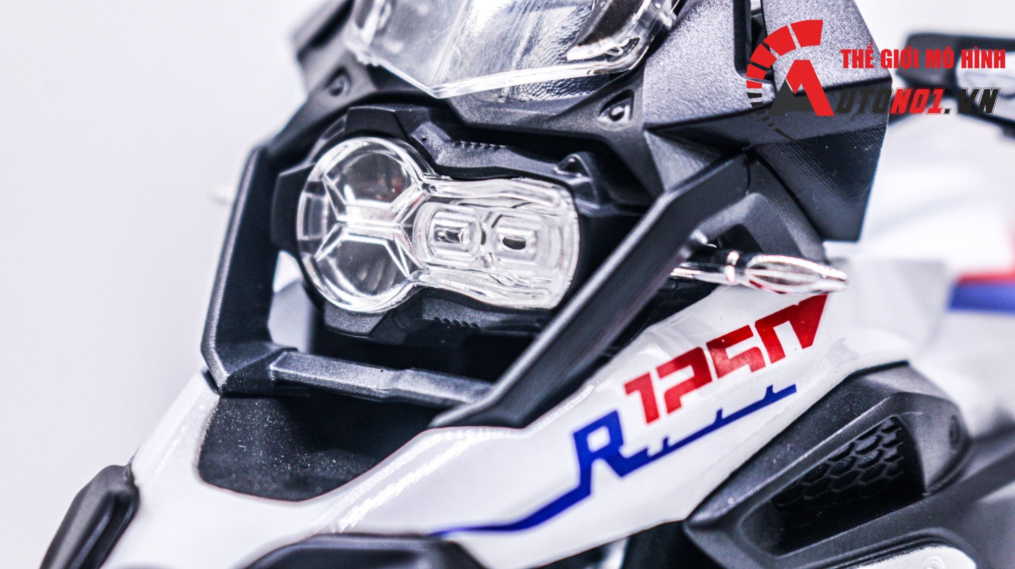 Mô hình moto BMW R 1250 GS ADV tỉ lệ 1:9 Huayi Alloy MT069