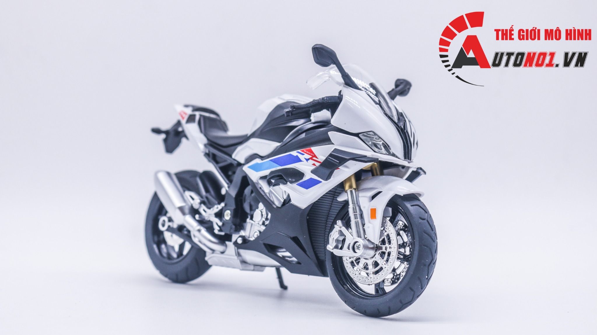 Mô hình xe BMW S1000RR 2024 có cánh gió tỉ lệ 1:12 Huayi Alloy MT070