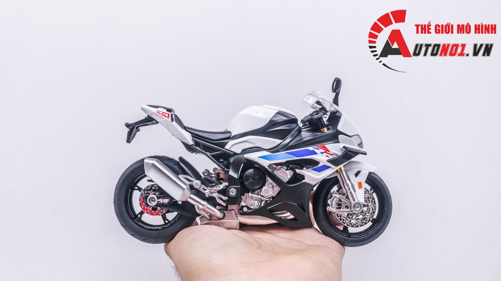 Mô hình xe BMW S1000RR 2024 có cánh gió tỉ lệ 1:12 Huayi Alloy MT070