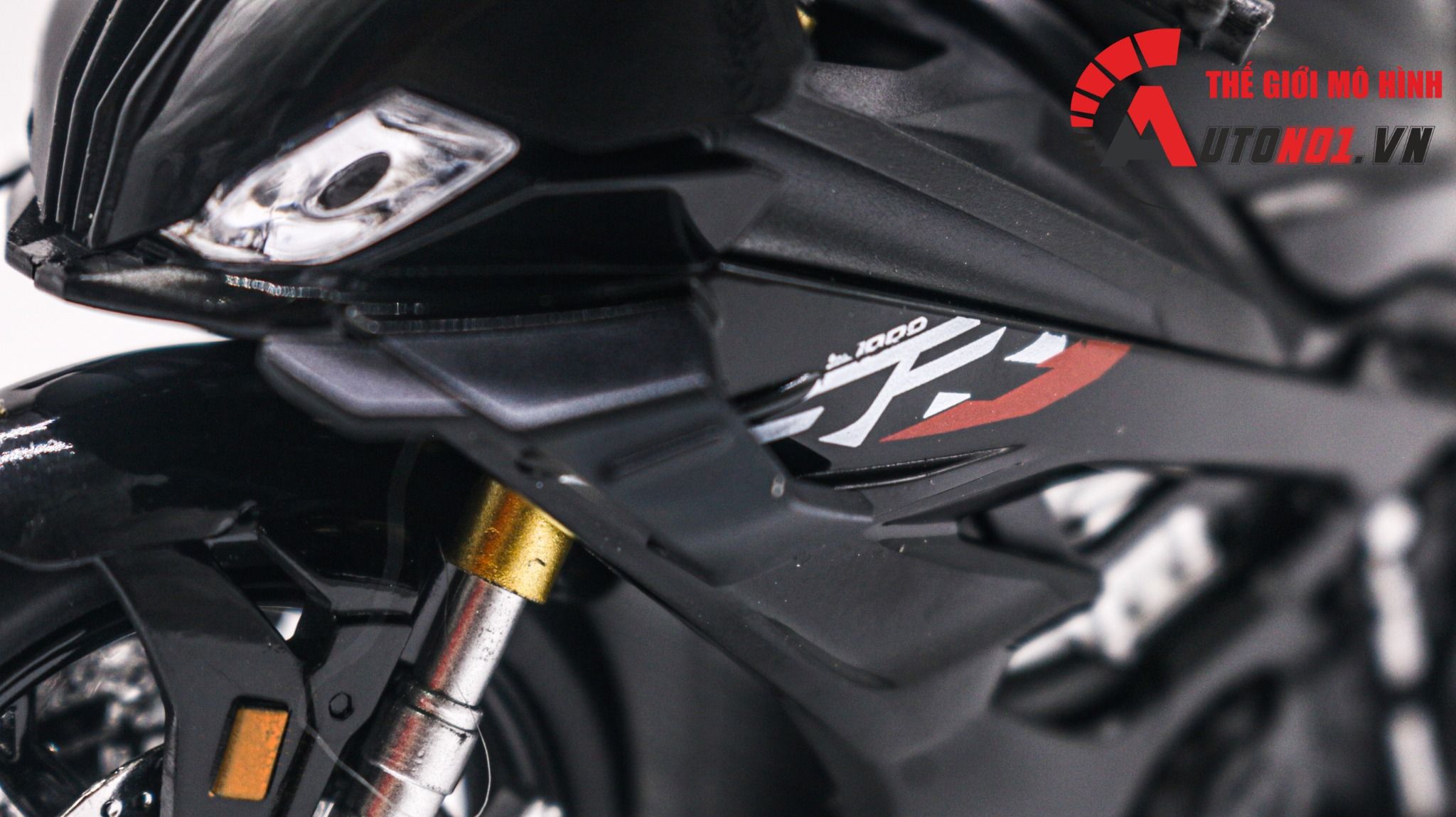 Mô hình xe BMW S1000RR 2024 có cánh gió tỉ lệ 1:12 Huayi Alloy MT070