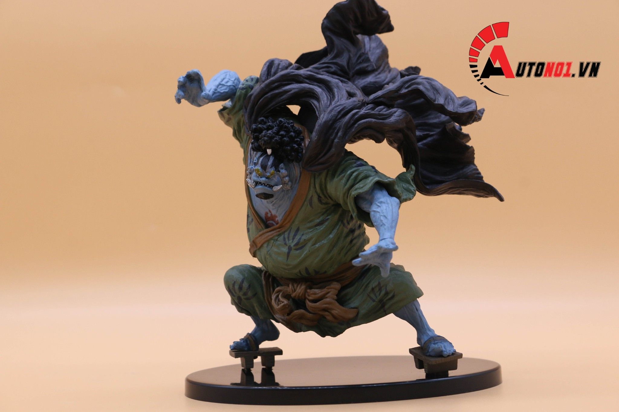 MÔ HÌNH NHÂN VẬT ONE PIECE JINBE 18CM 6311