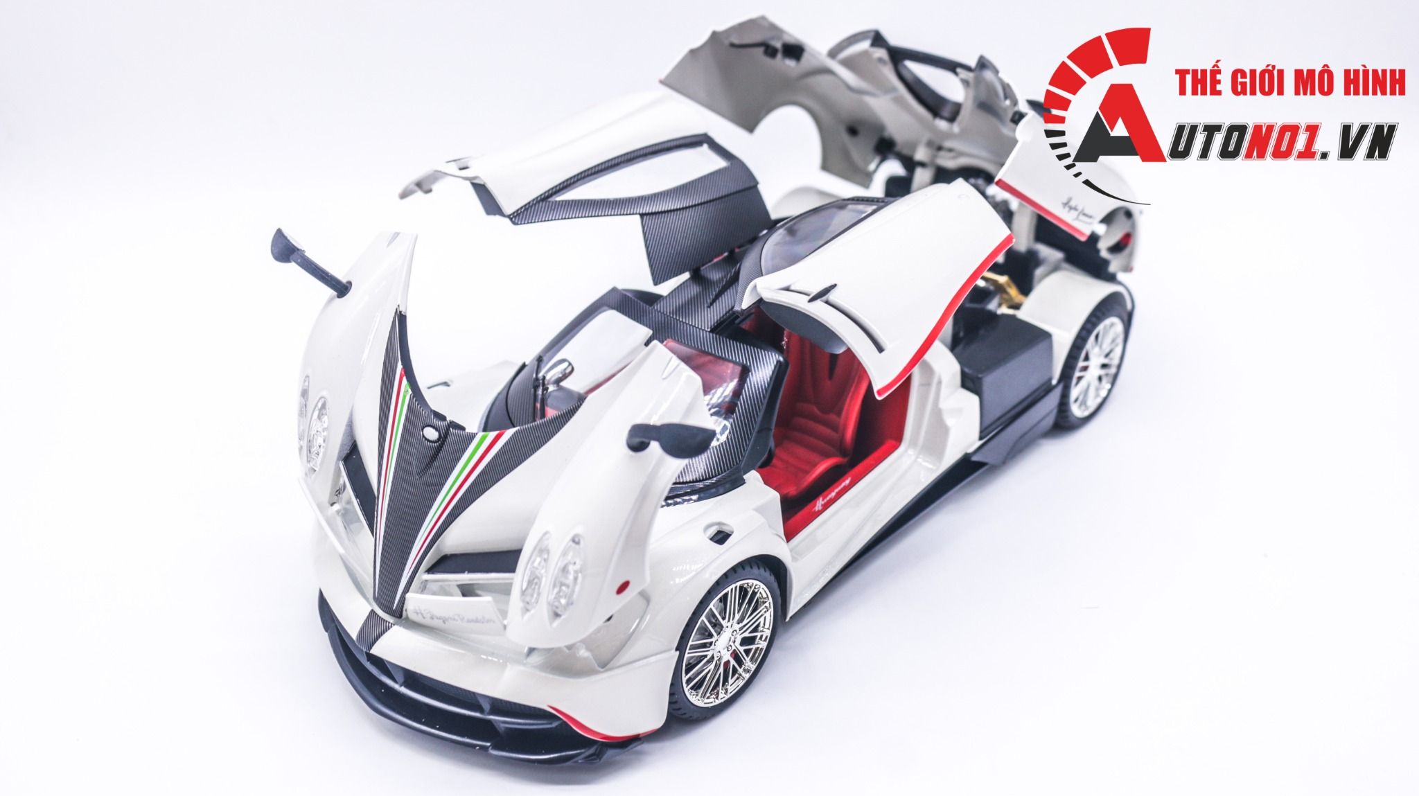  Mô hình xe Pagani Huayra đánh lái được full kính full open tỉ lệ 1:18 Chezhi OT393 