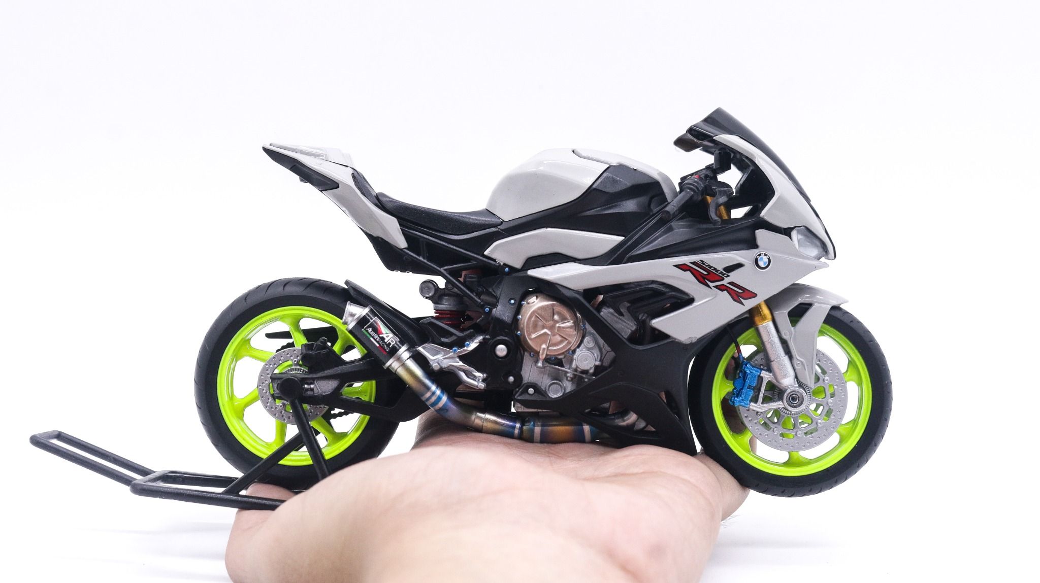 Mô hình xe độ Bmw S1000rr gray độ mâm - độ pô titan tỉ lệ 1:12 Autono1 Welly D226M