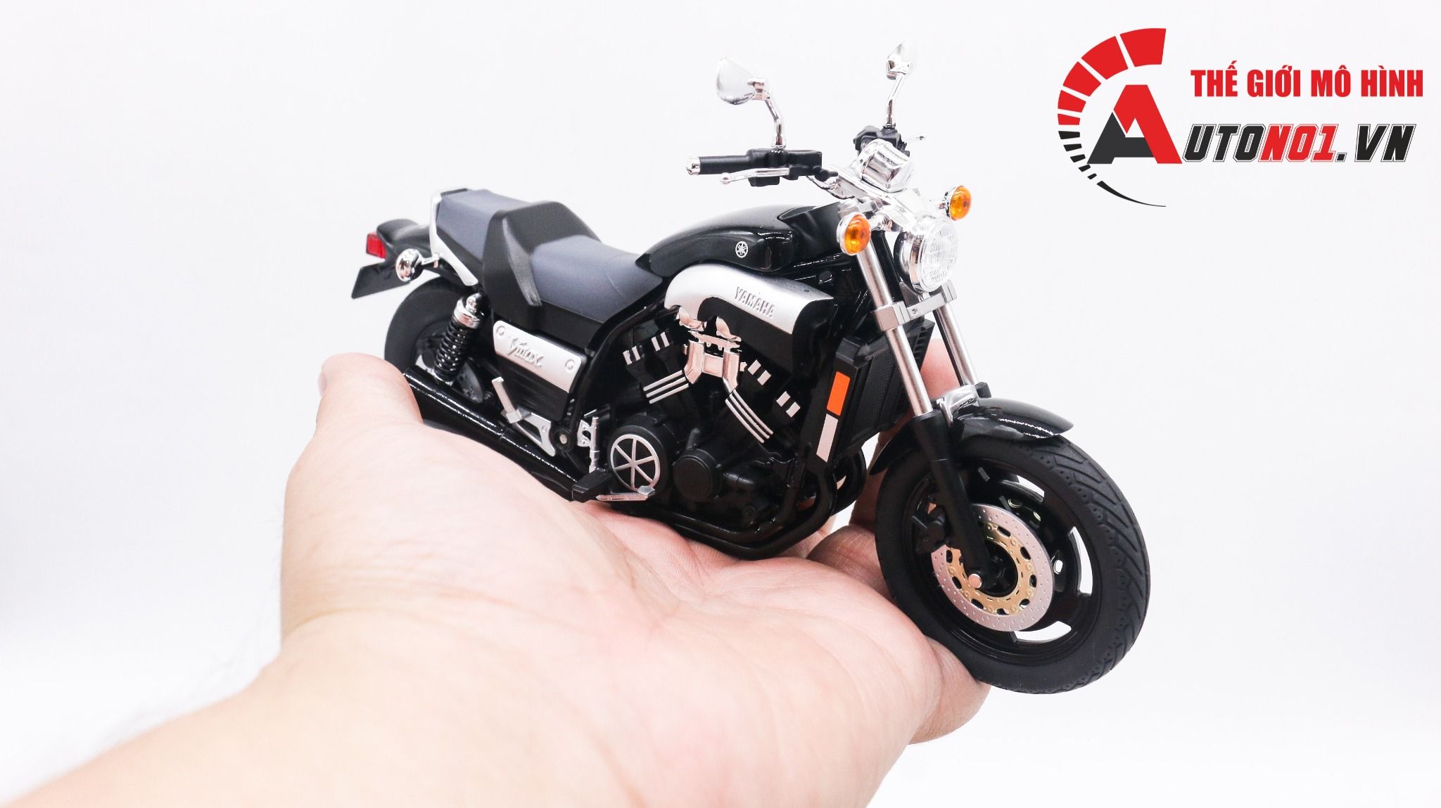 Mô hình xe Yamaha VMax 1:12 Aoshima 8042