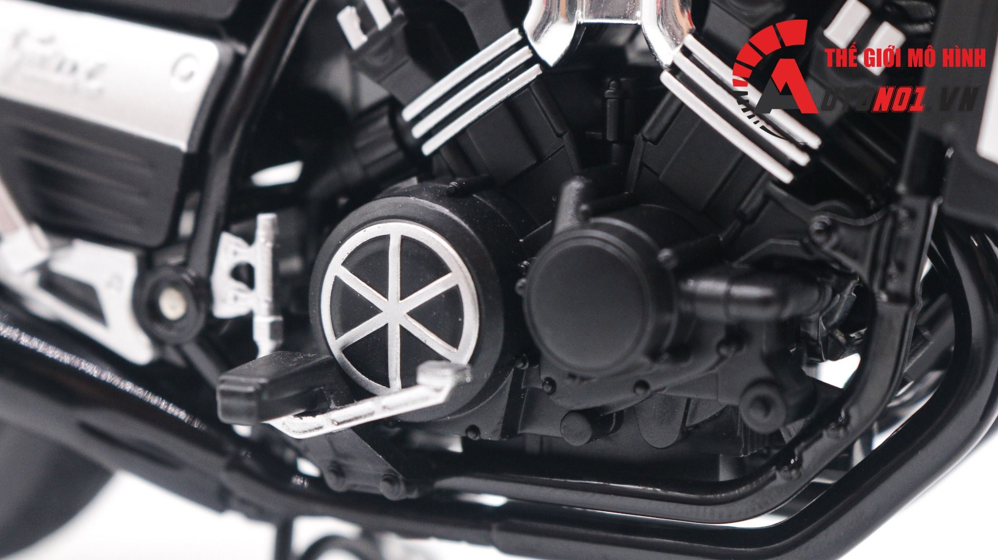 Mô hình xe Yamaha VMax 1:12 Aoshima 8042
