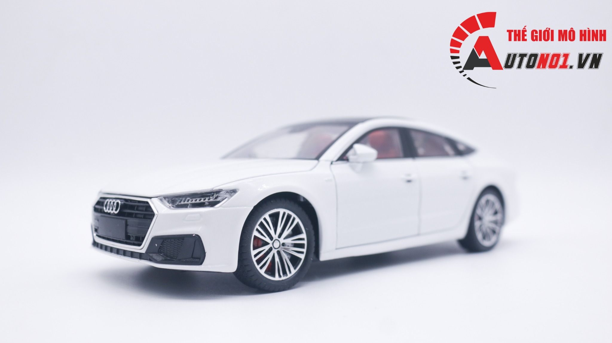Mô hình xe Audi A7 full open, đánh lái được, có đèn và âm thanh tỉ lệ 1:24 Chezhi OT420