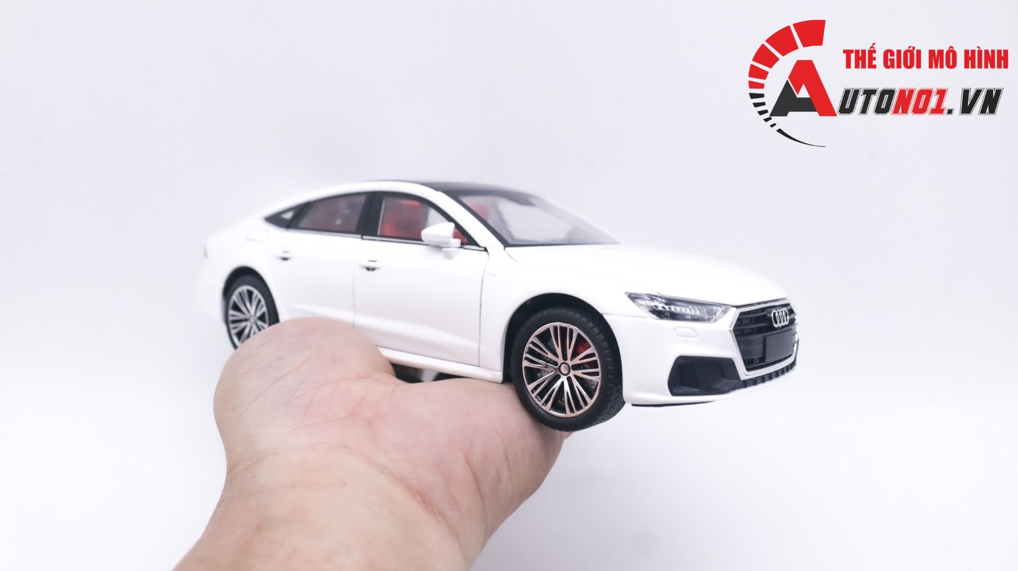 Mô hình xe Audi A7 full open, đánh lái được, có đèn và âm thanh tỉ lệ 1:24 Chezhi OT420
