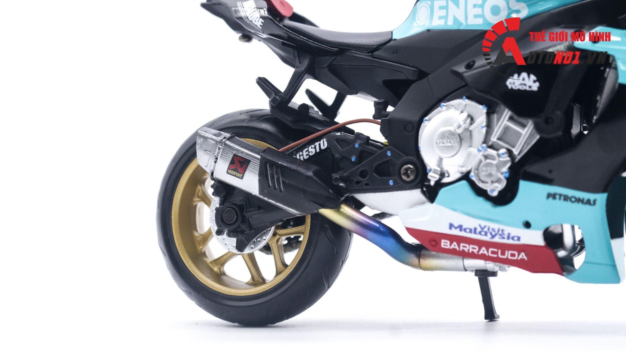 Mô hình xe độ Yamaha R1m Petronas race độ pô Akrapovic 1:12 Autono1 MSZ D028M