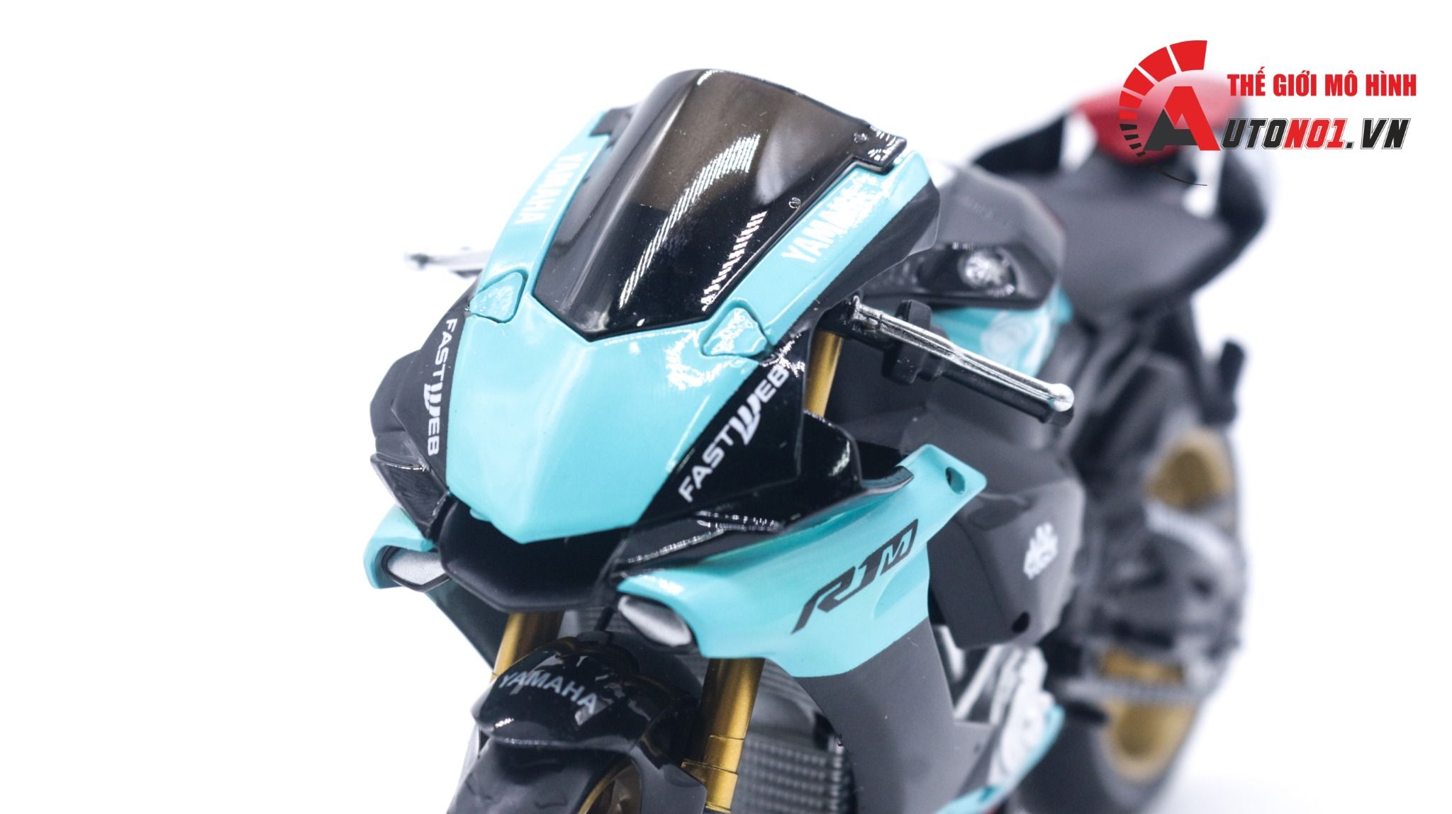 Mô hình xe độ Yamaha R1m Petronas race độ pô Akrapovic 1:12 Autono1 MSZ D028M