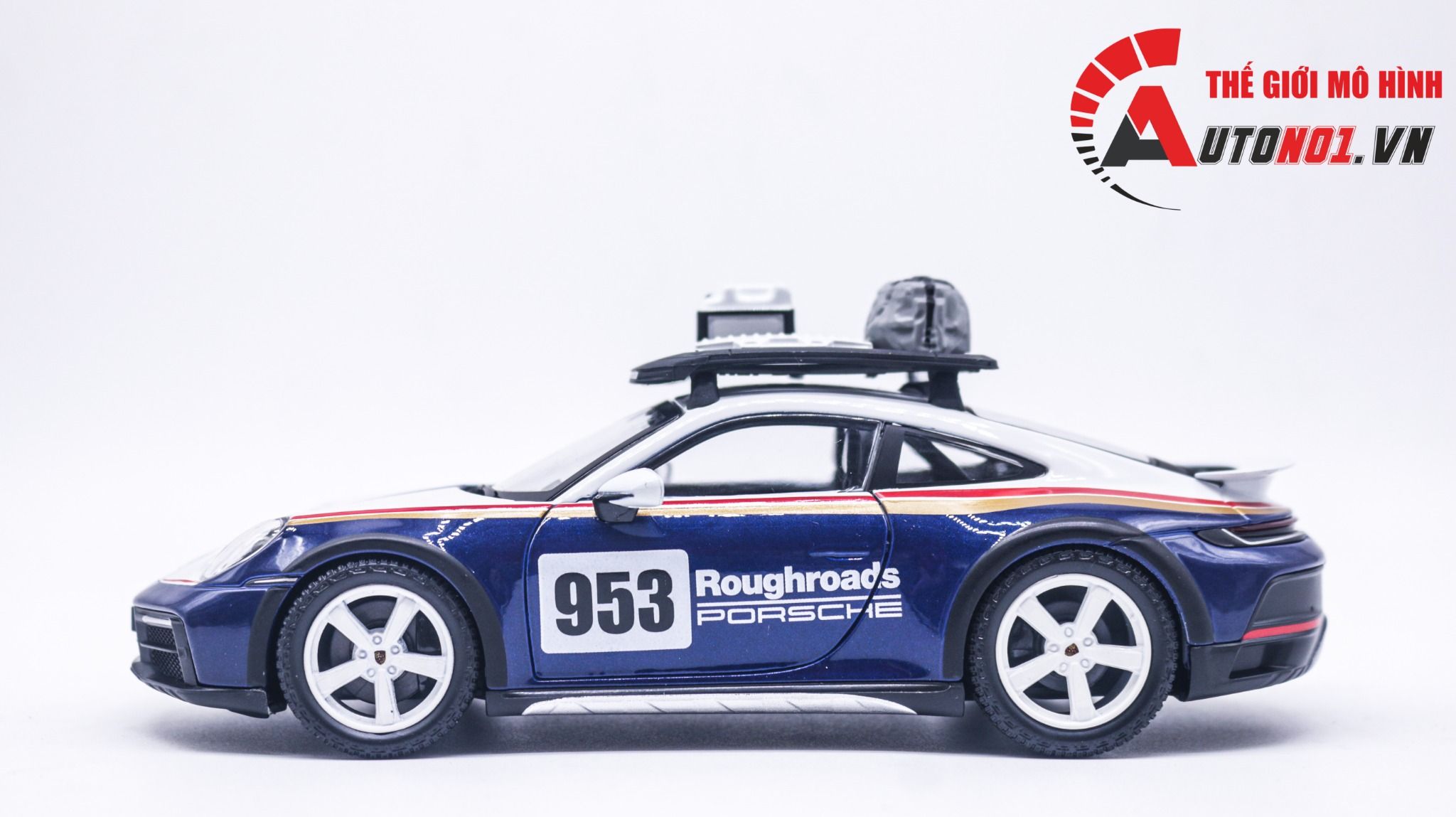 Mô hình xe Porsche 911 Dakar full open có phụ kiện tỉ lệ 1:24 Bburago 18-28029 OT417