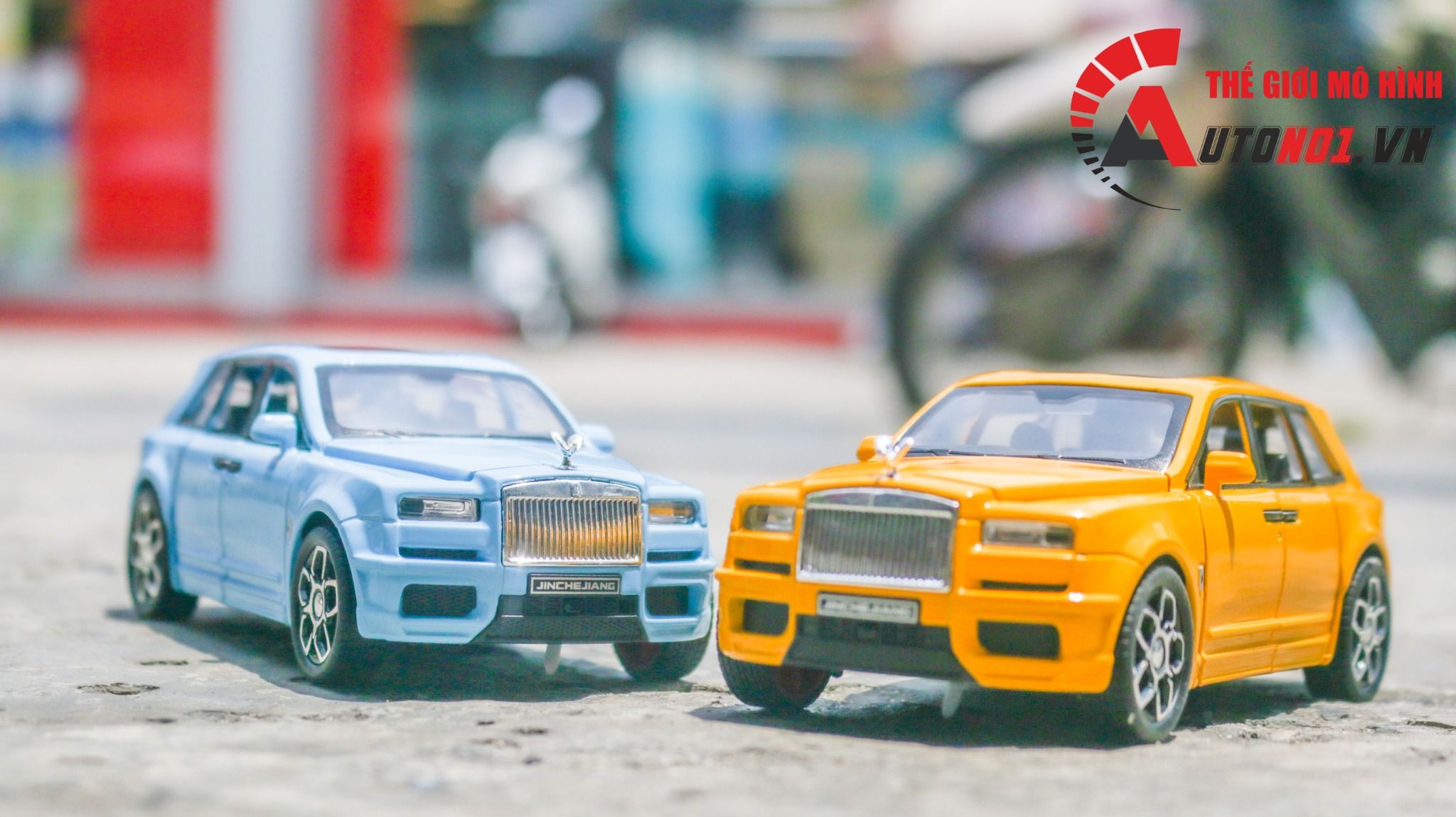 Mô hình xe Rolls Royce Cullinan full open, có đèn và âm thanh tỉ lệ 1:32 JincheJiang Model OT455