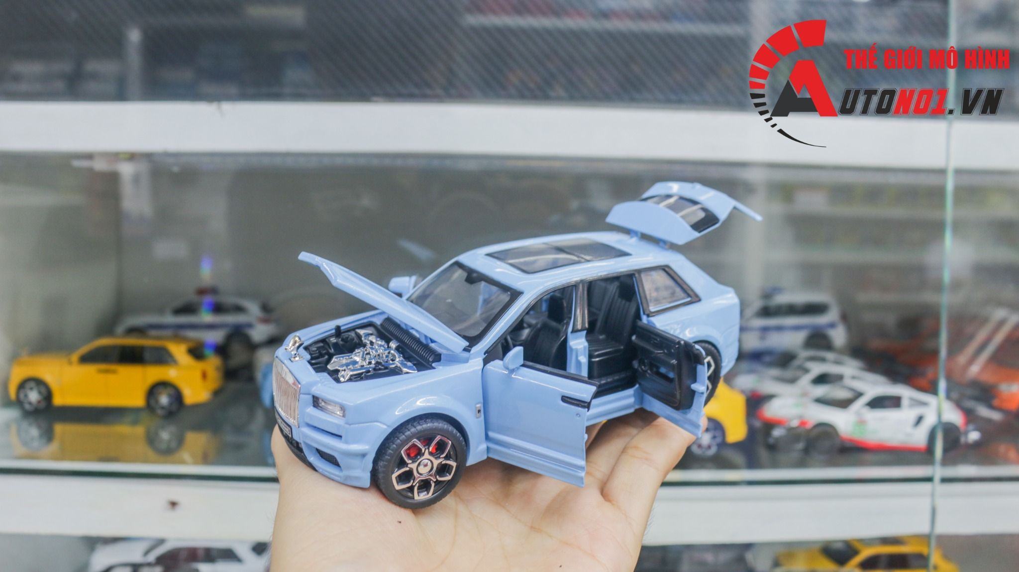 Mô hình xe Rolls Royce Cullinan full open, có đèn và âm thanh tỉ lệ 1:32 JincheJiang Model OT455