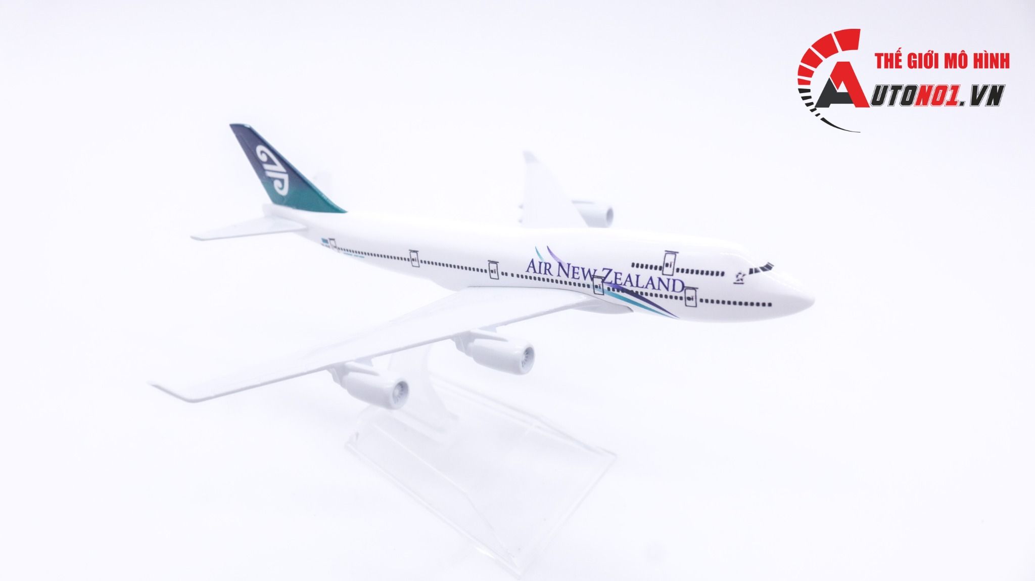 Mô hình máy bay Air New Zealand Boeing B747 16cm MB16026