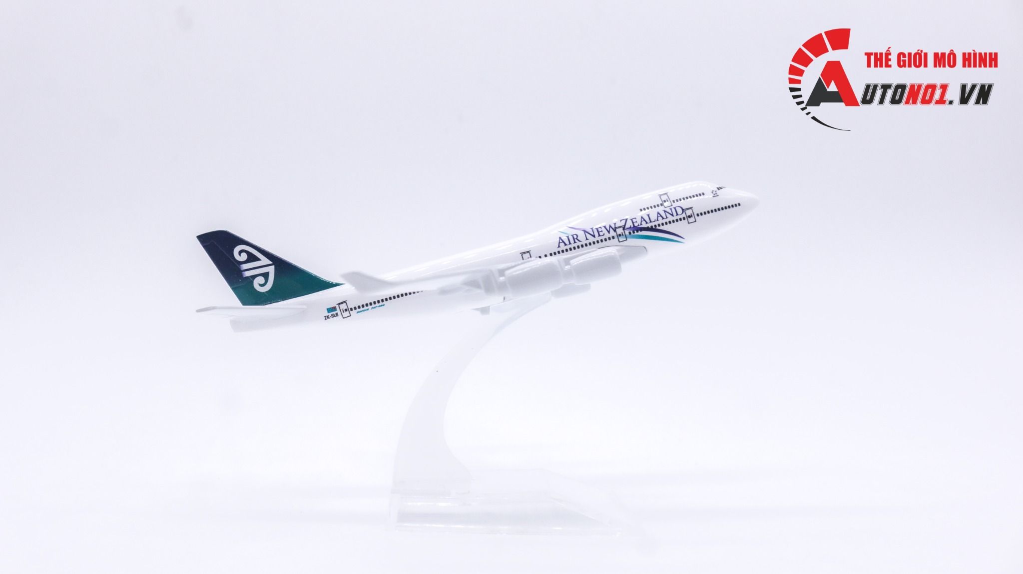 Mô hình máy bay Air New Zealand Boeing B747 16cm MB16026