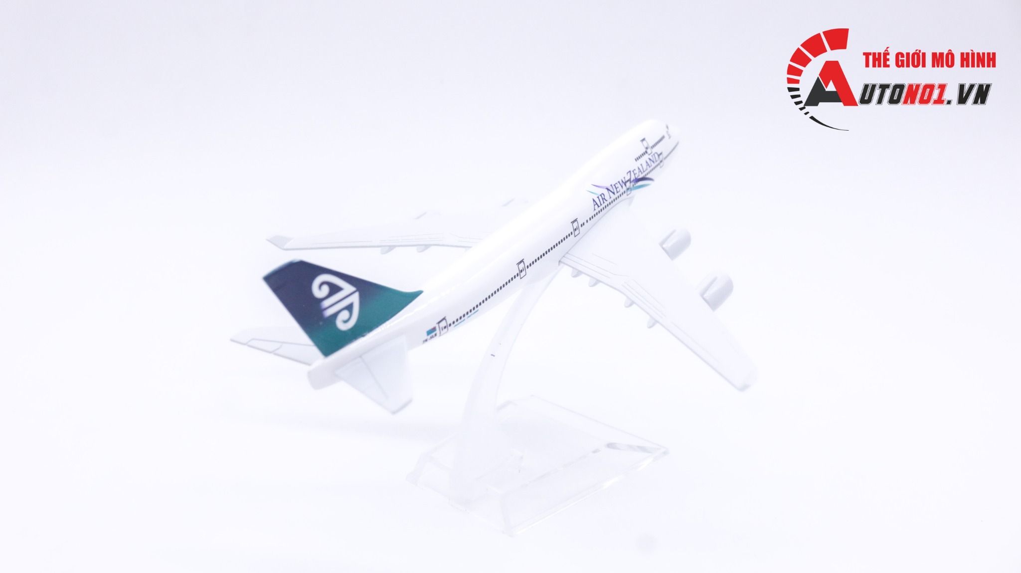 Mô hình máy bay Air New Zealand Boeing B747 16cm MB16026