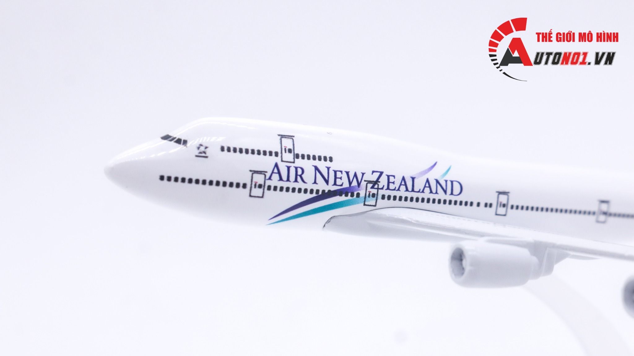Mô hình máy bay Air New Zealand Boeing B747 16cm MB16026
