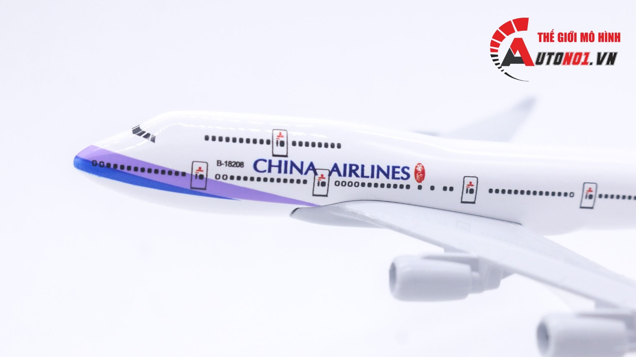 Mô hình máy bay China Airlines B-18208 Boeing B747 16cm MB16034