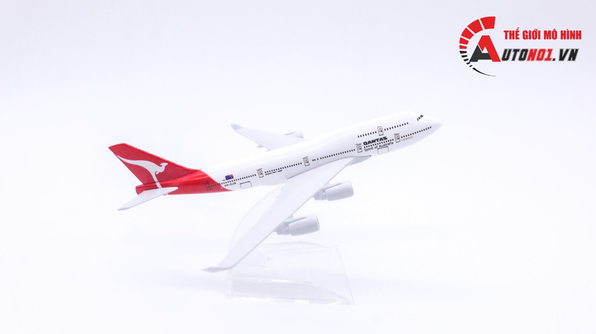 Mô hình máy bay Australia Qantas Boeing B747 16cm MB16003