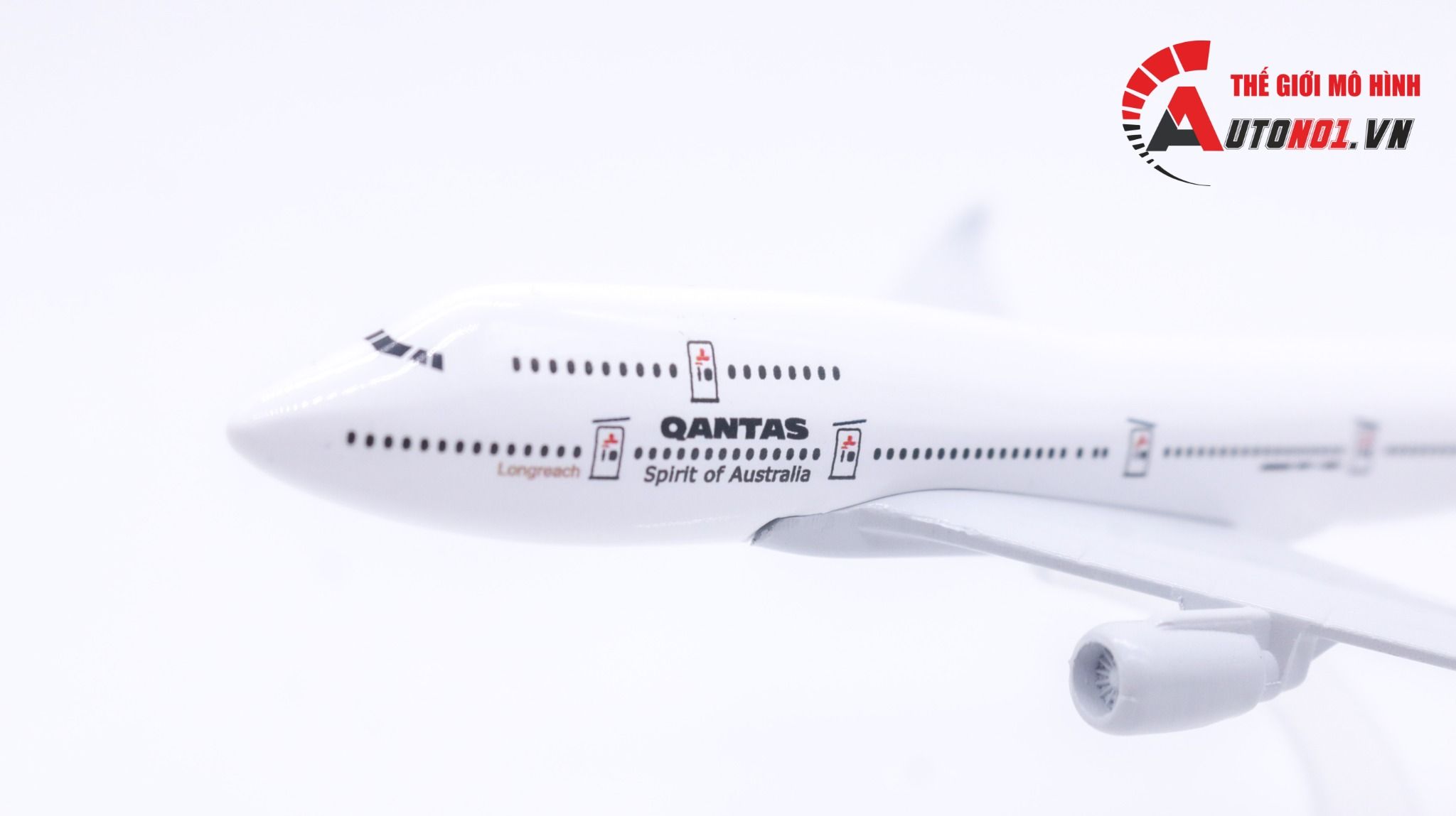 Mô hình máy bay Australia Qantas Boeing B747 16cm MB16003