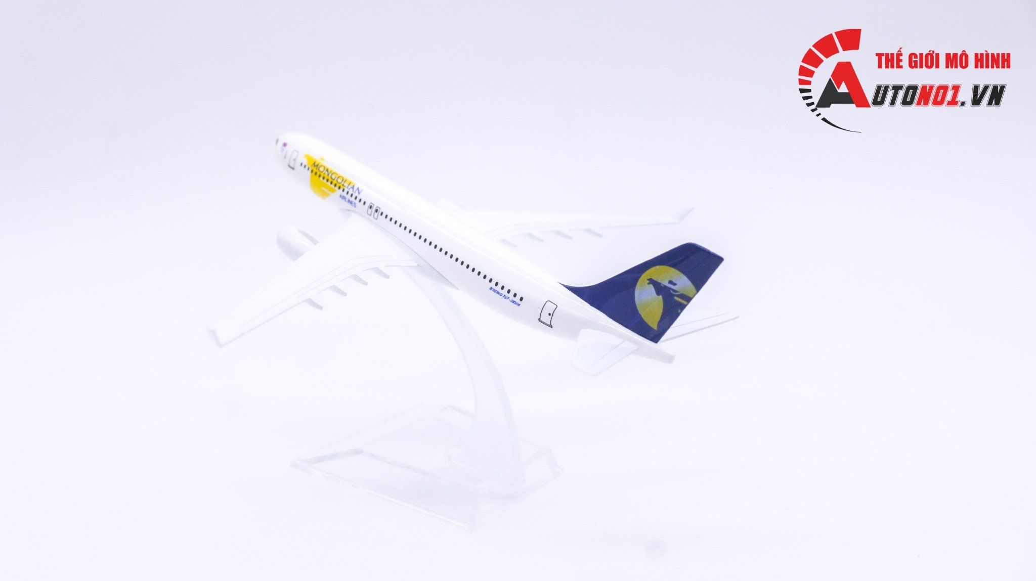 Mô hình máy bay Mongolian Airlines Airbus A330 16cm MB16118