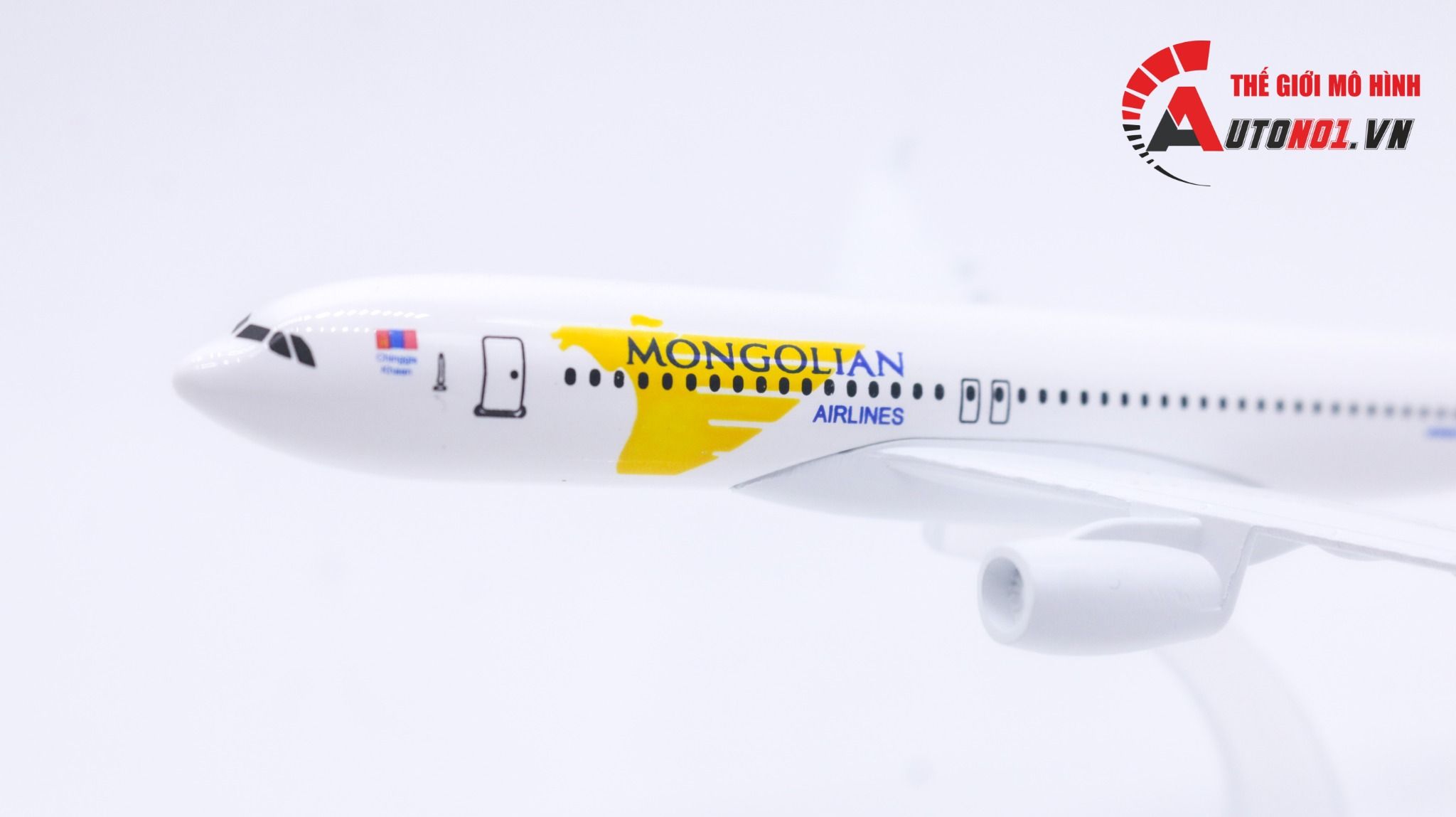 Mô hình máy bay Mongolian Airlines Airbus A330 16cm MB16118