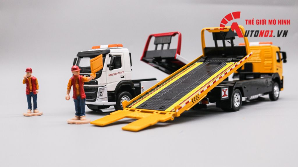 MÔ HÌNH XE TẢI CỨU HỘ VOLVO WRECKER TRUCK 1:50 DIECAST METAL 7917