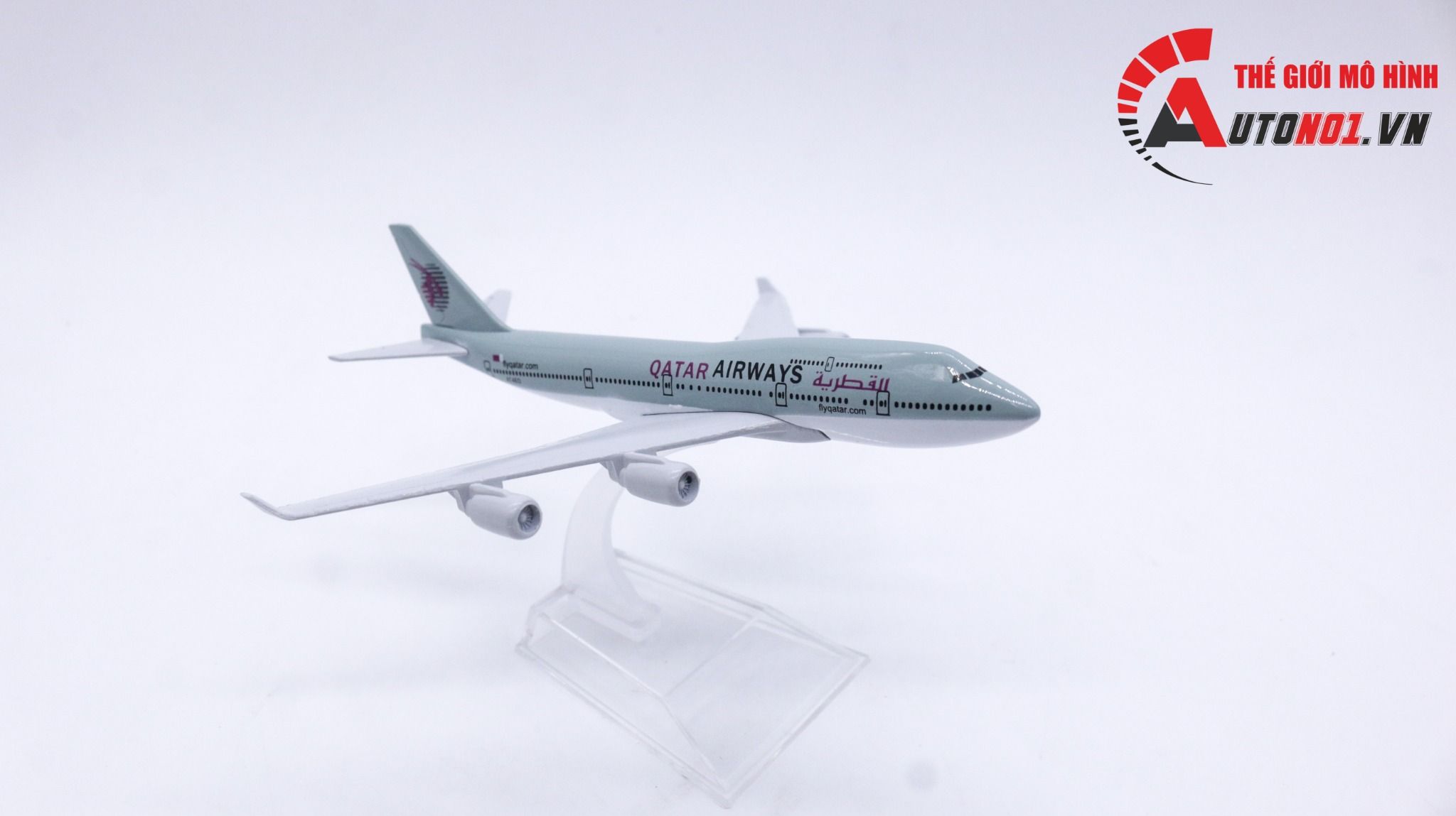 Mô hình máy bay Qatar Airways Boeing B747-400 A7-AEO 16cm MB16007