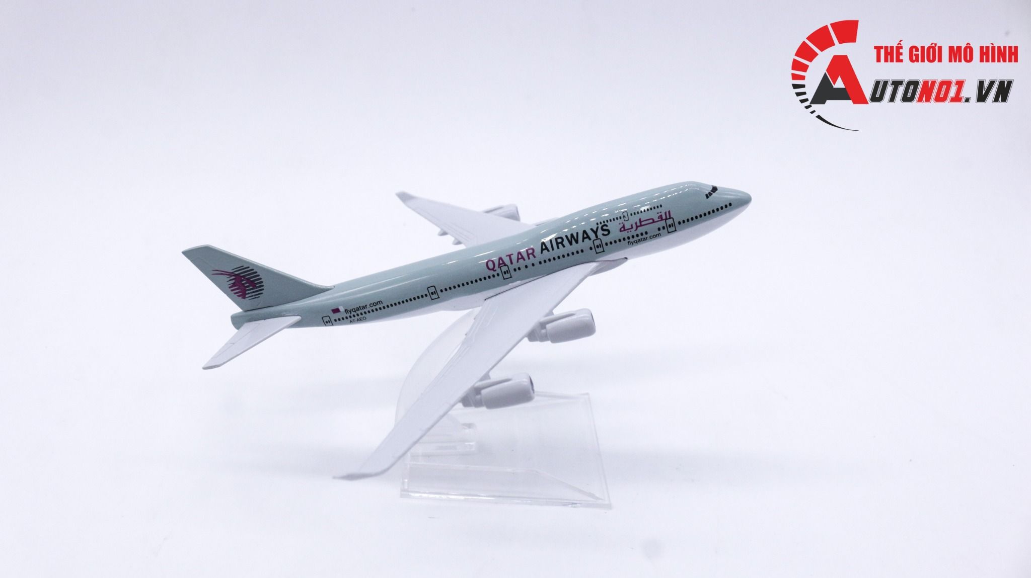 Mô hình máy bay Qatar Airways Boeing B747-400 A7-AEO 16cm MB16007