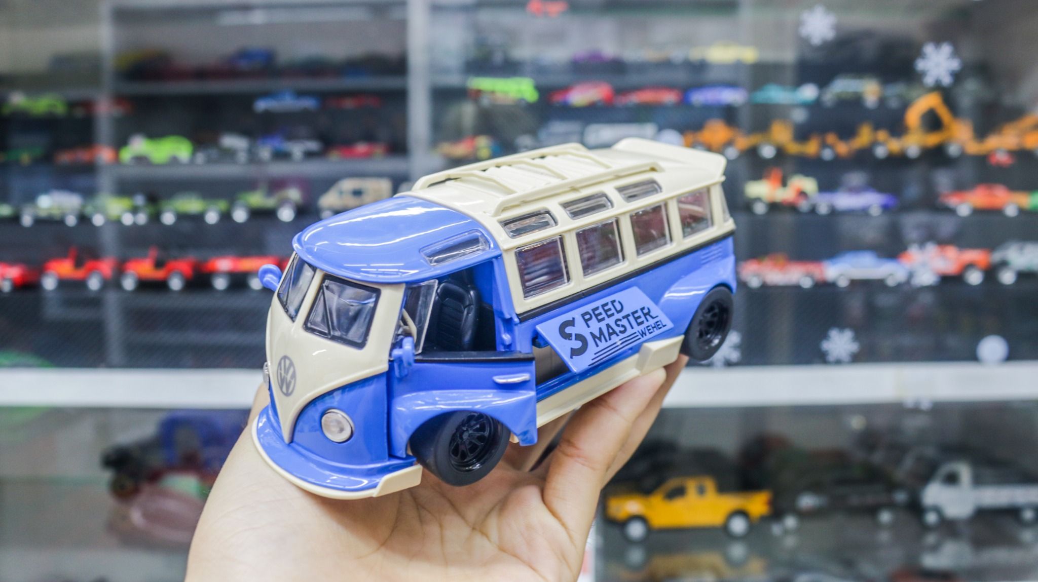 Mô hình xe VolkWagen T1 Bus Widebody tỉ lệ 1:32 Alloy Model OT465