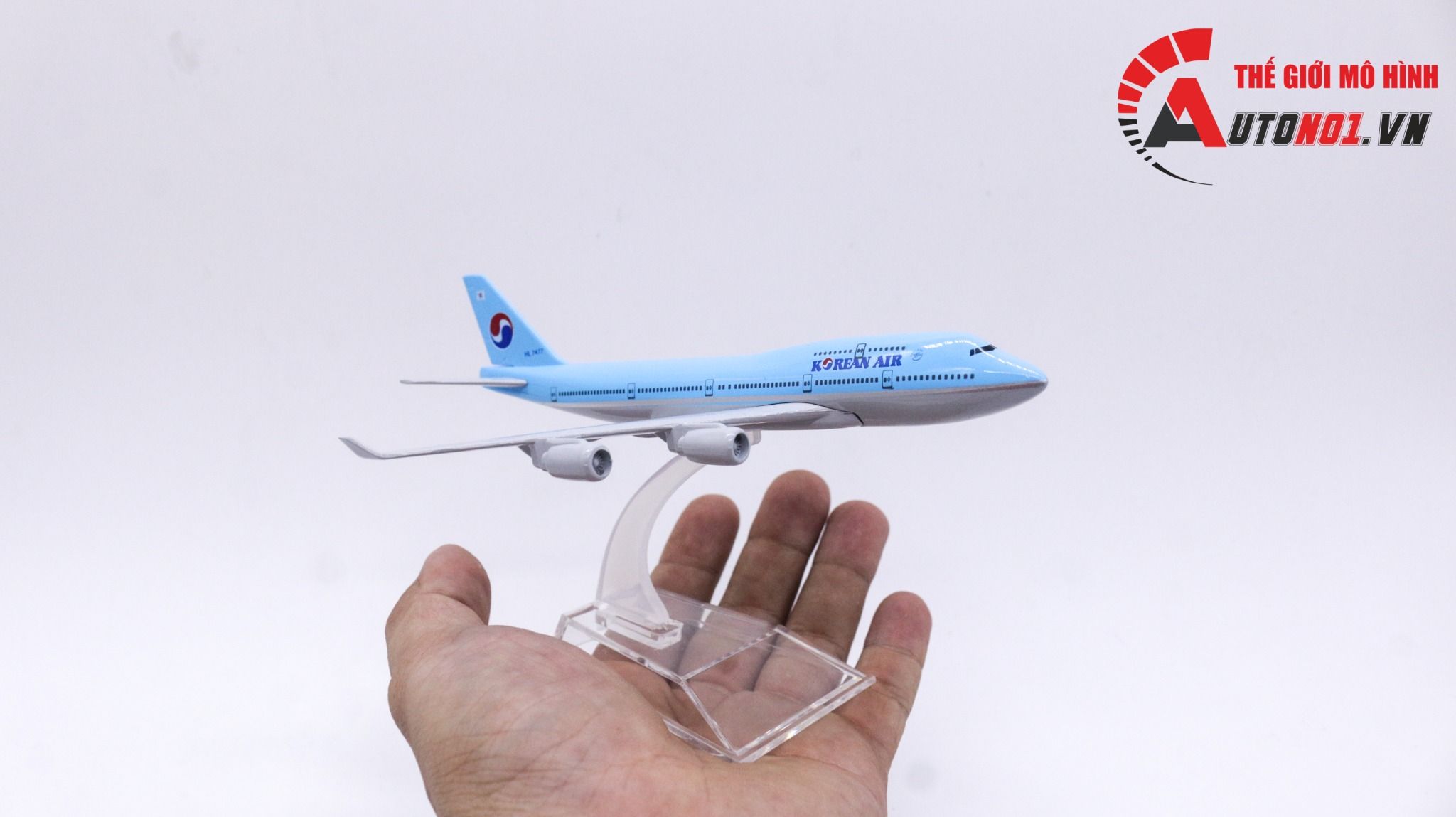 Mô hình máy bay Korean Air Boeing B747 16cm MB16006