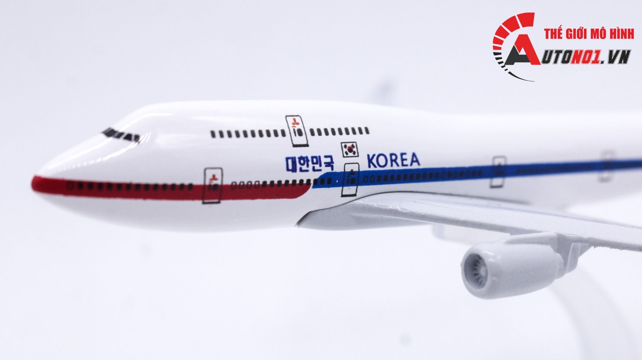 Mô hình máy bay chuyên cơ tổng thống Hàn Quốc Korean Air Boeing B747-400 16cm MB16005