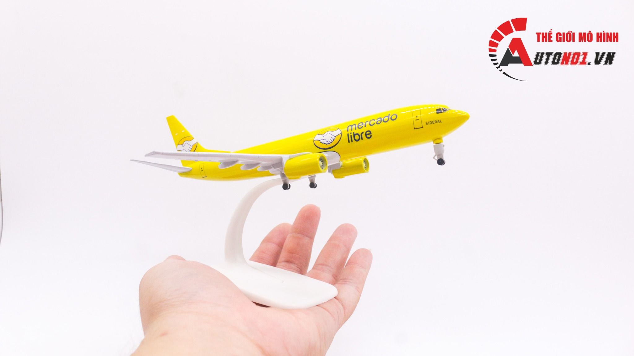 Mô hình máy bay USA Mercado Libre Boeing B737 có bánh xe 20cm MB20053