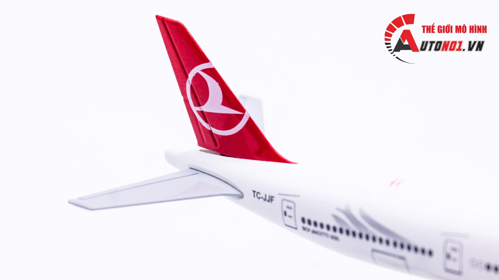  Mô hình máy bay Thổ Nhĩ Kì Turkish Airlines Boeing B777 có bánh xe 20cm MB20047 