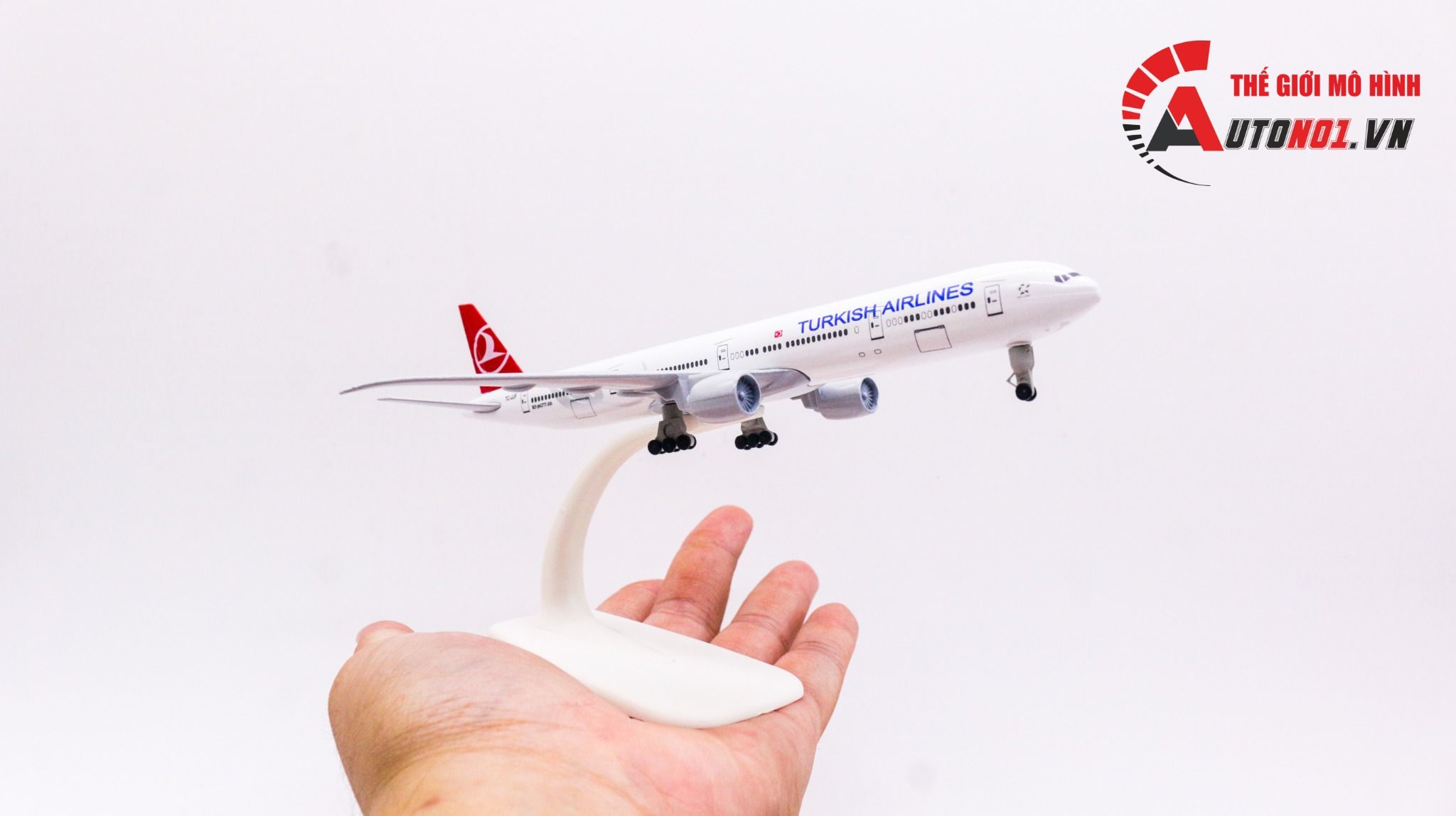  Mô hình máy bay Thổ Nhĩ Kì Turkish Airlines Boeing B777 có bánh xe 20cm MB20047 