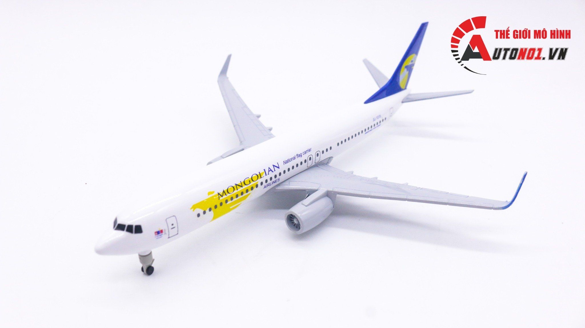 Mô hình máy bay Mông cổ MIAT Mongolian Airlines Boeing B737 có bánh xe 20cm MB20055