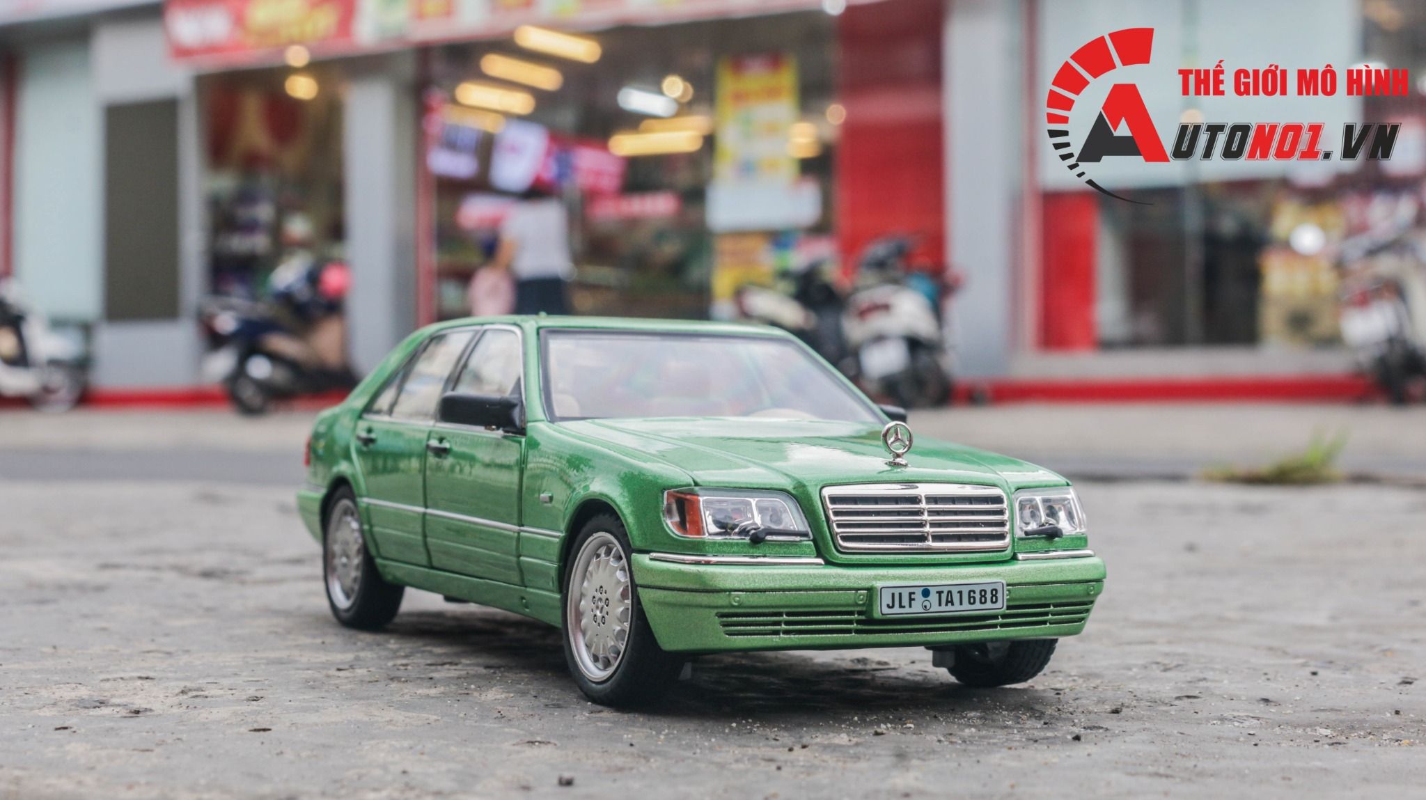 Mô hình xe cổ Mercedes-Benz W140 320SEL full open - full kính - đánh lái được - có đèn và âm thanh tỉ lệ 1:24 Jinlifang OT468